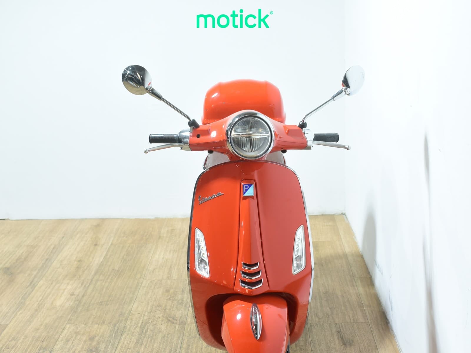 VESPA PRIMAVERA 125 (TOP CASE)
