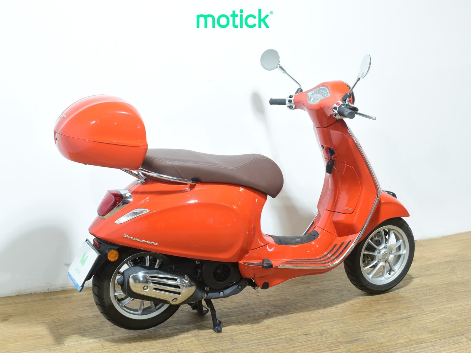 VESPA PRIMAVERA 125 (TOP CASE)