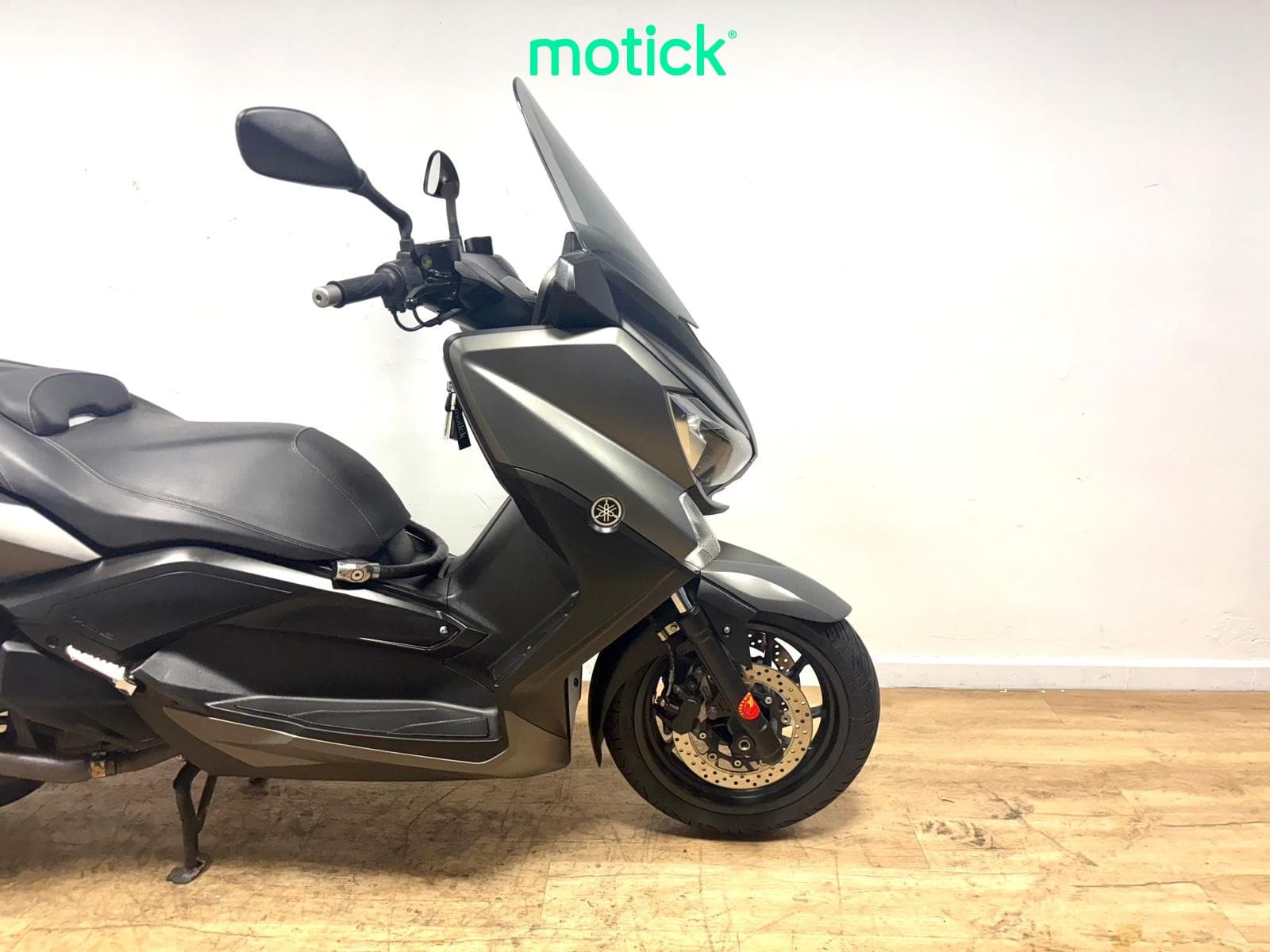 YAMAHA XMAX 400 (ESCAPE SPARK) (ENTREGA ESCAPE DE SERIE)