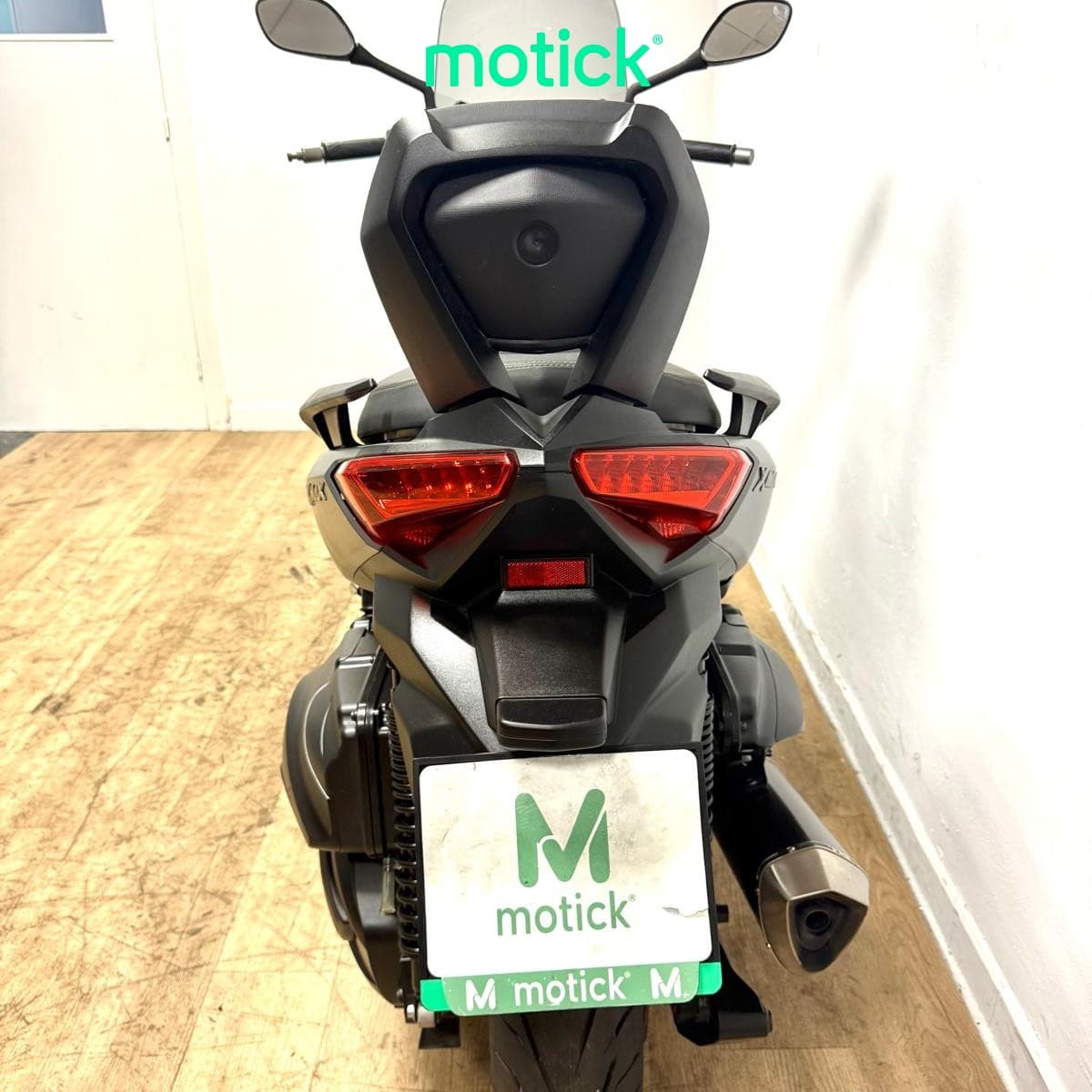 YAMAHA XMAX 400 (ESCAPE SPARK) (ENTREGA ESCAPE DE SERIE)
