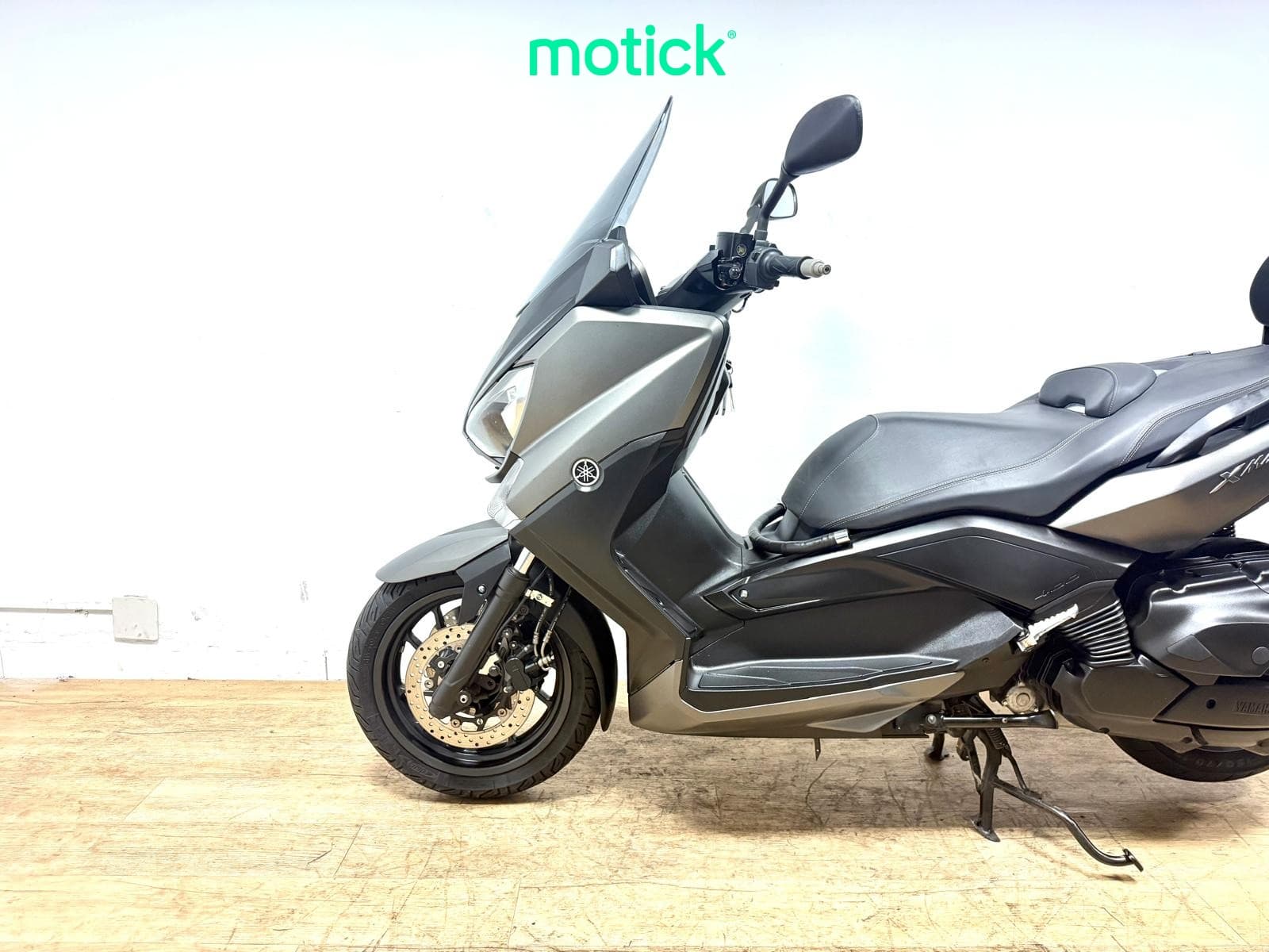 YAMAHA XMAX 400 (ESCAPE SPARK) (ENTREGA ESCAPE DE SERIE)