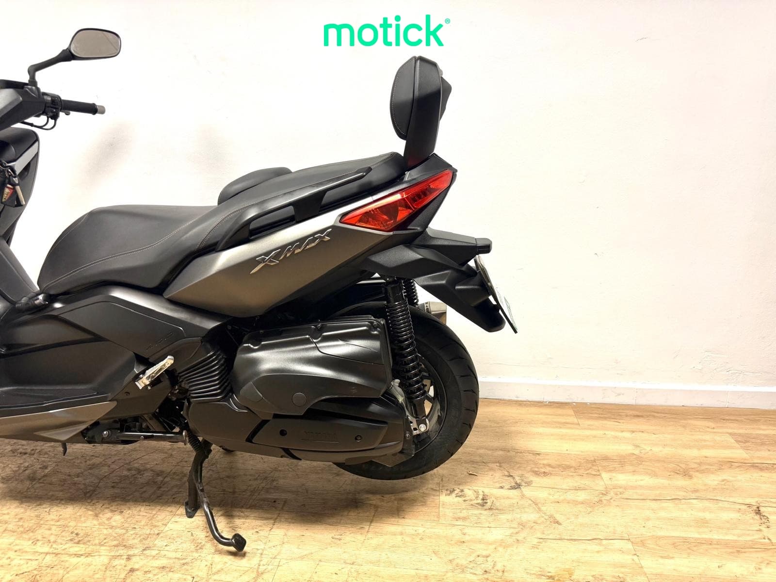 YAMAHA XMAX 400 (ESCAPE SPARK) (ENTREGA ESCAPE DE SERIE)