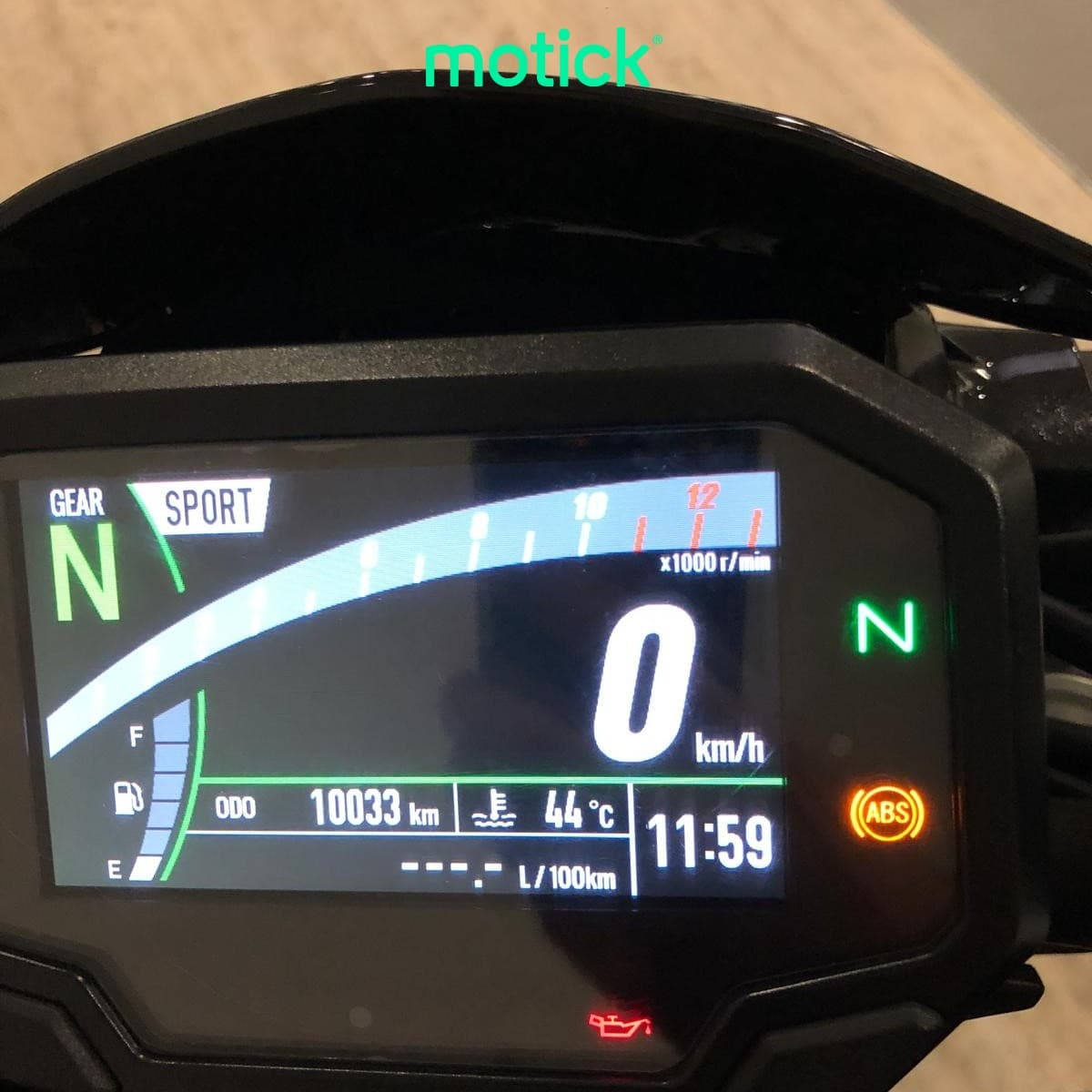 KAWASAKI Z 900 (A2) (AKRAPOVIC HOMOLOGADO)