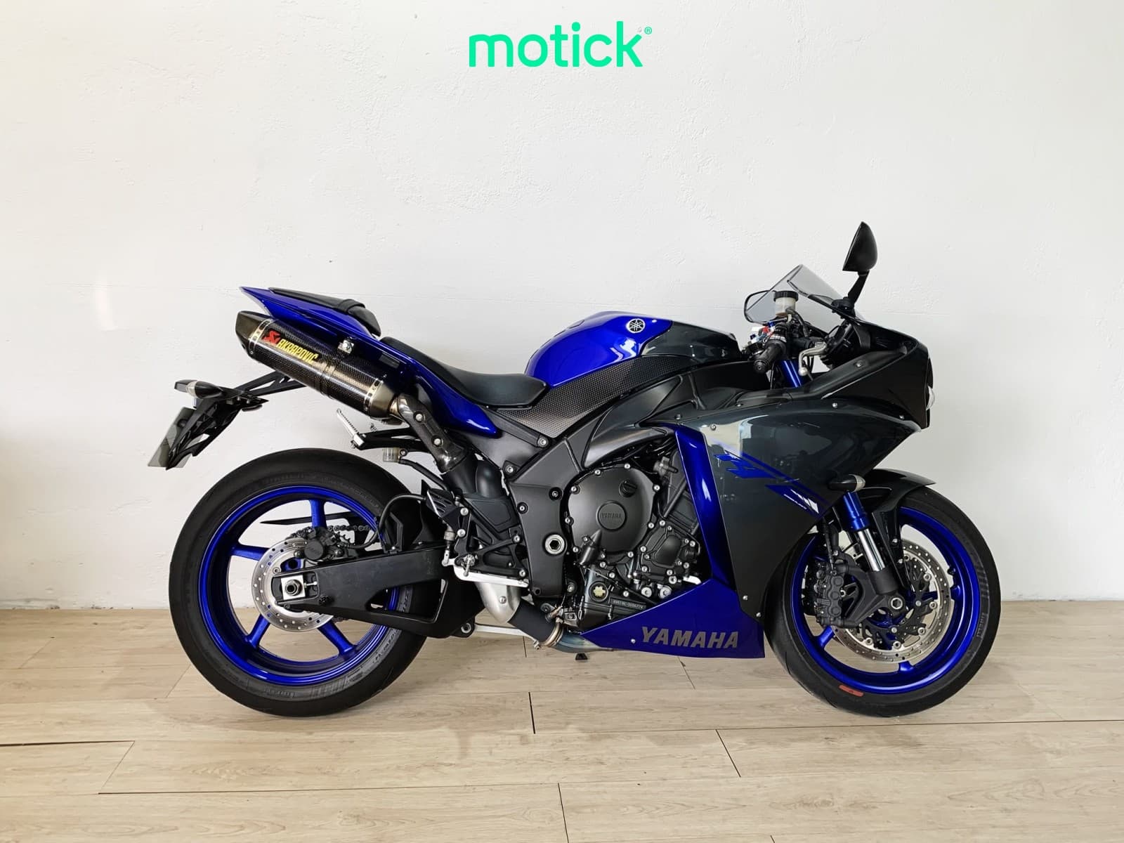 YAMAHA YZF R1 (AKRAPOVIC HOMOLOGADO)