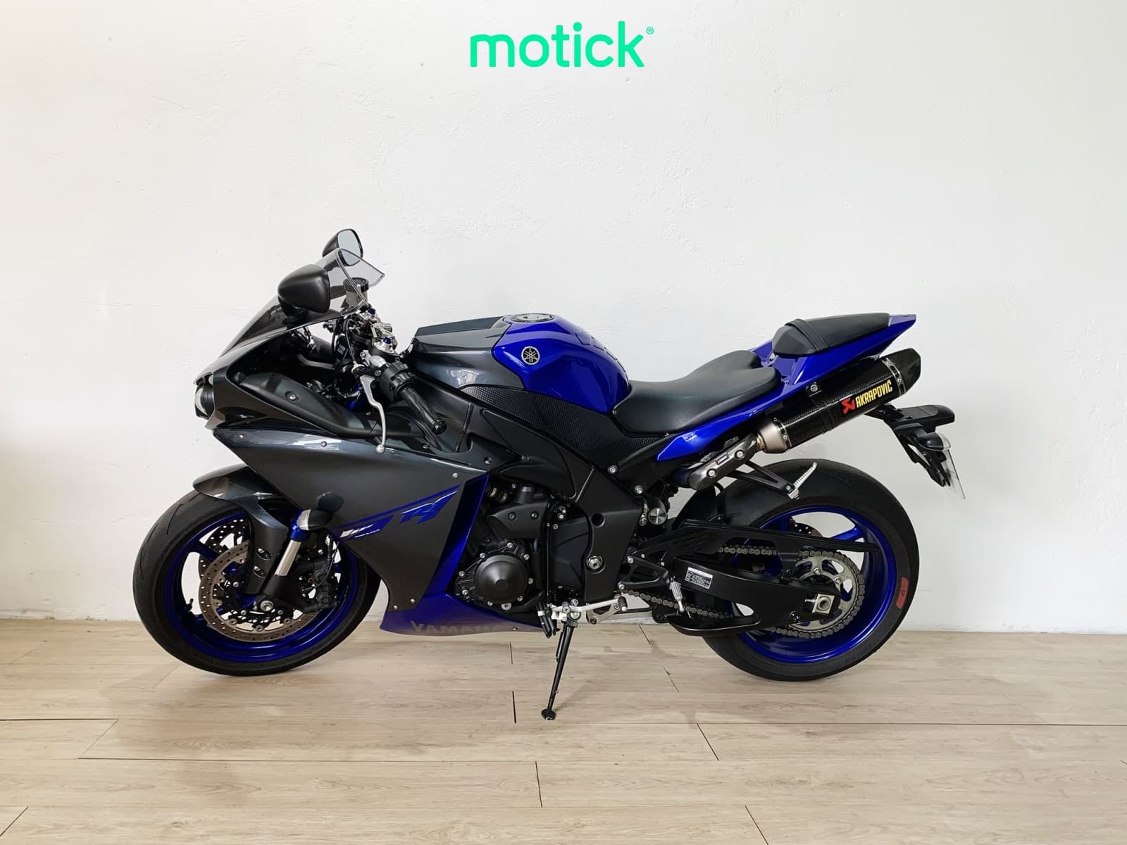 YAMAHA YZF R1 (AKRAPOVIC HOMOLOGADO)