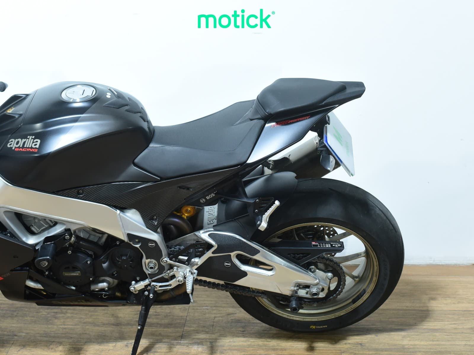 APRILIA RSV 4 1100 FACTORY (AKRAPOVIC DE SERIE)