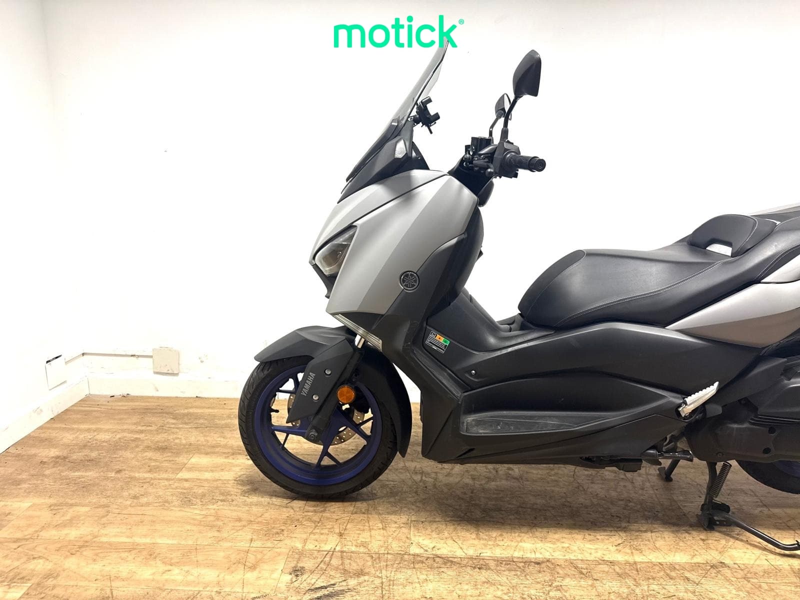 YAMAHA XMAX 125