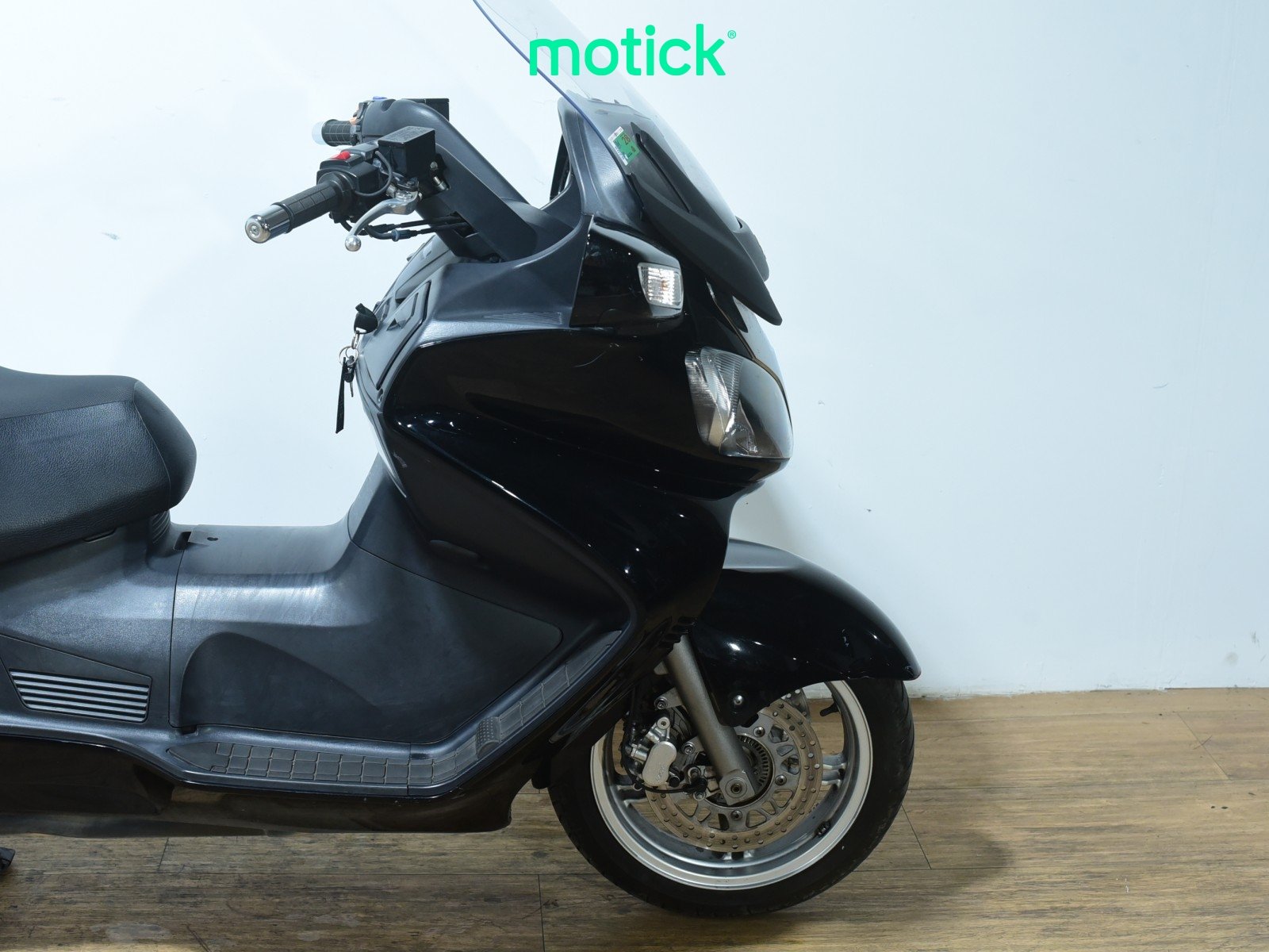 SUZUKI BURGMAN 650 EXECUTIVE