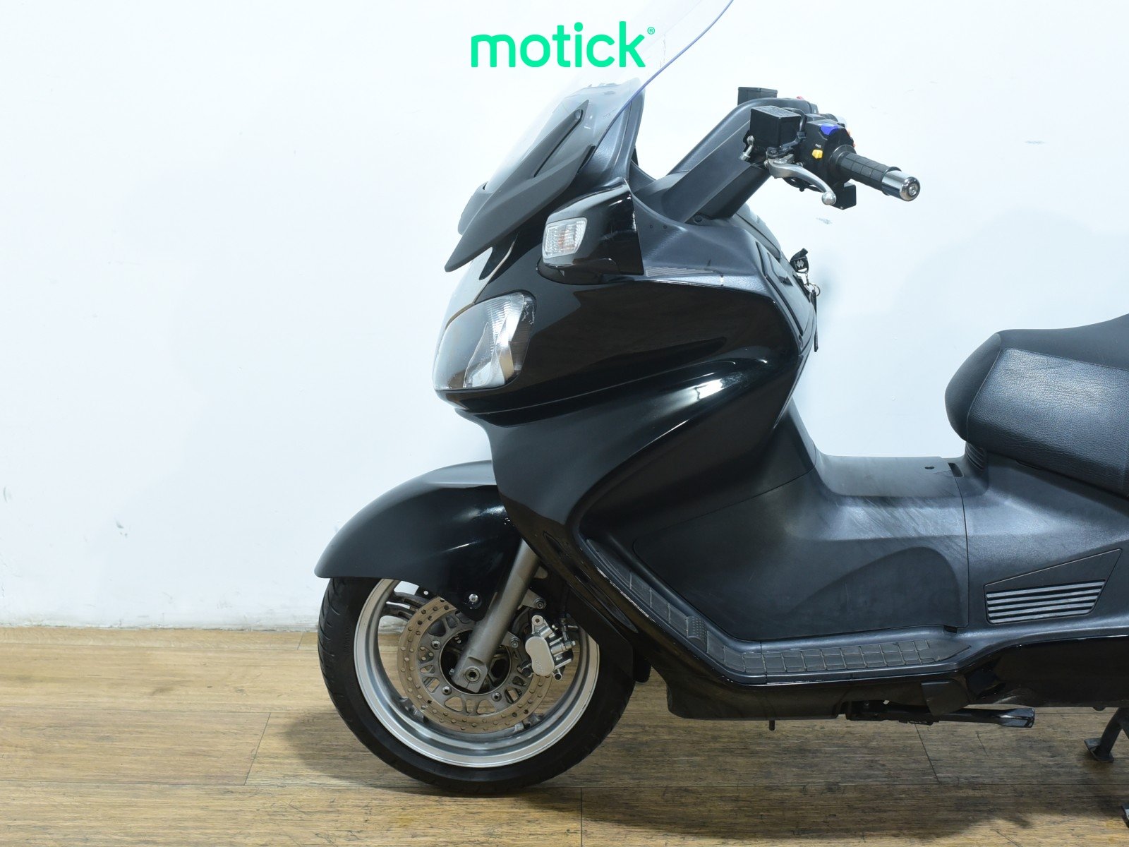 SUZUKI BURGMAN 650 EXECUTIVE