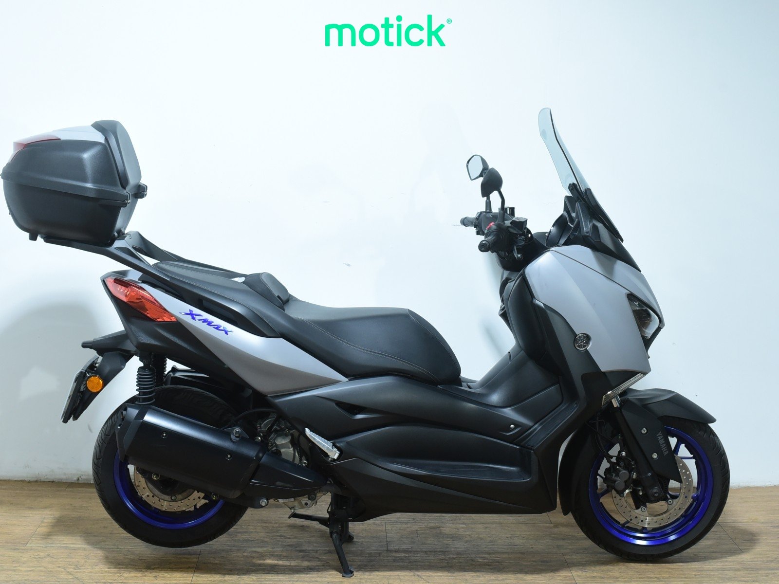YAMAHA XMAX 300 (TOP CASE)