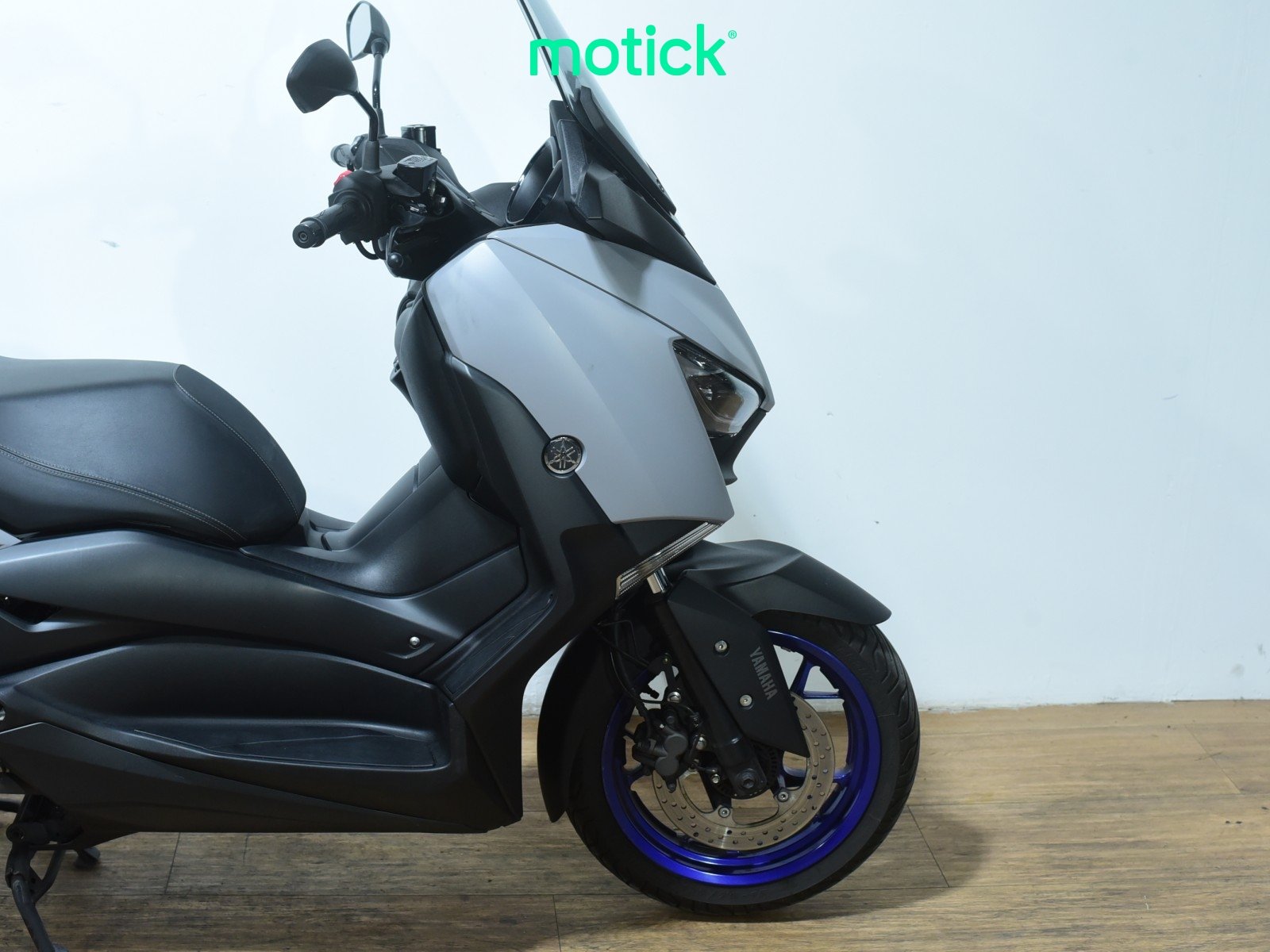 YAMAHA XMAX 300 (TOP CASE)