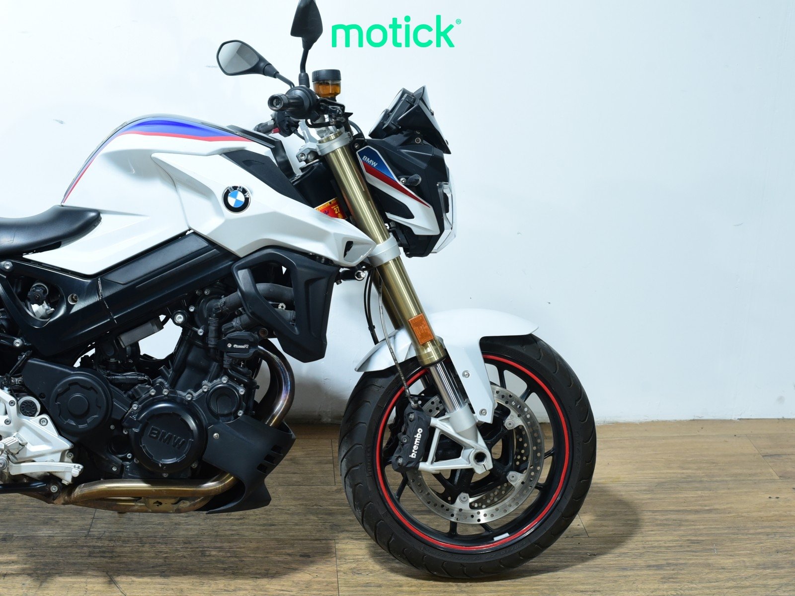 BMW F 800 R (A) (2 MALETAS) (AKRAPOVIC HOMOLOGADO)