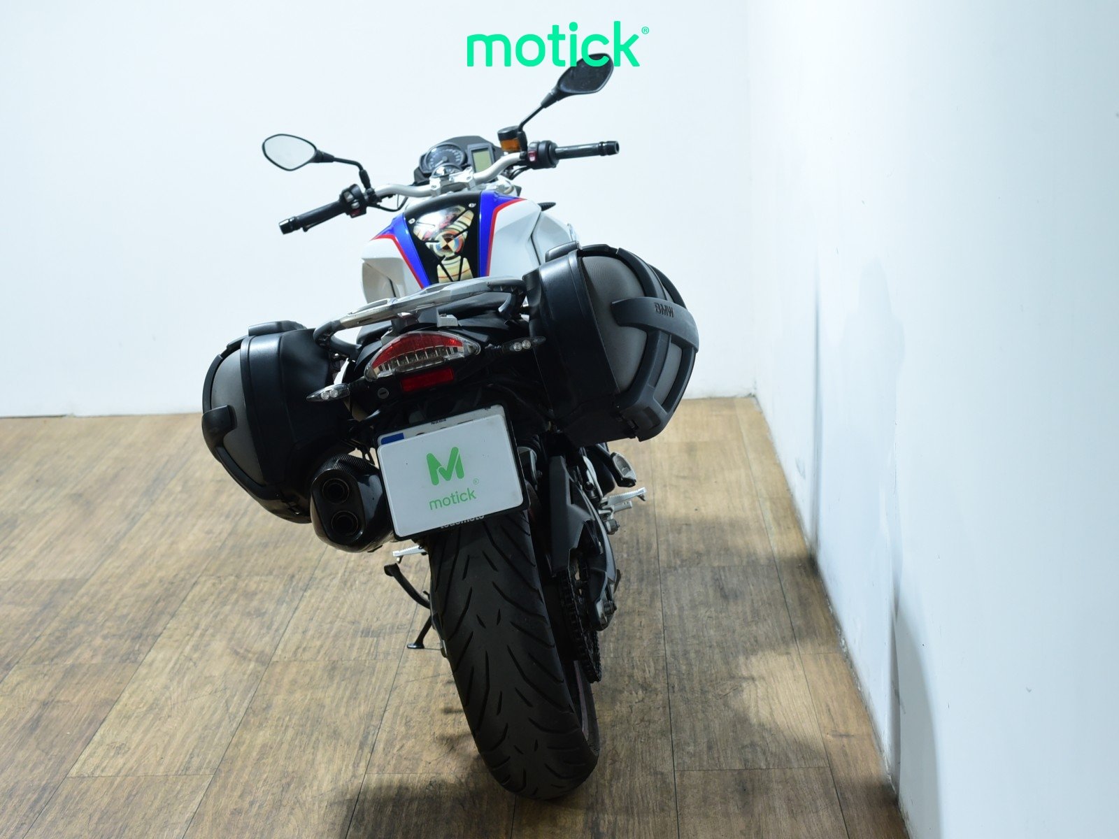 BMW F 800 R (A) (2 MALETAS) (AKRAPOVIC HOMOLOGADO)