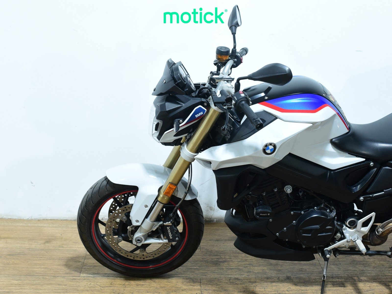 BMW F 800 R (A) (2 MALETAS) (AKRAPOVIC HOMOLOGADO)