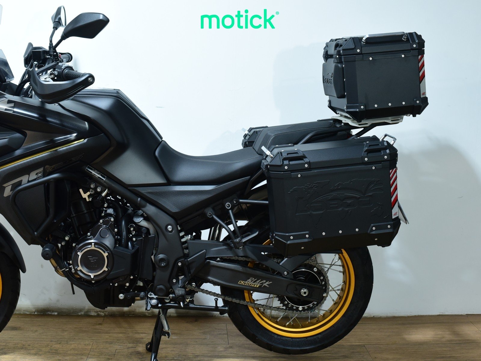 VOGE 525 DSX BLACK KNIGHT (3 MALETAS)