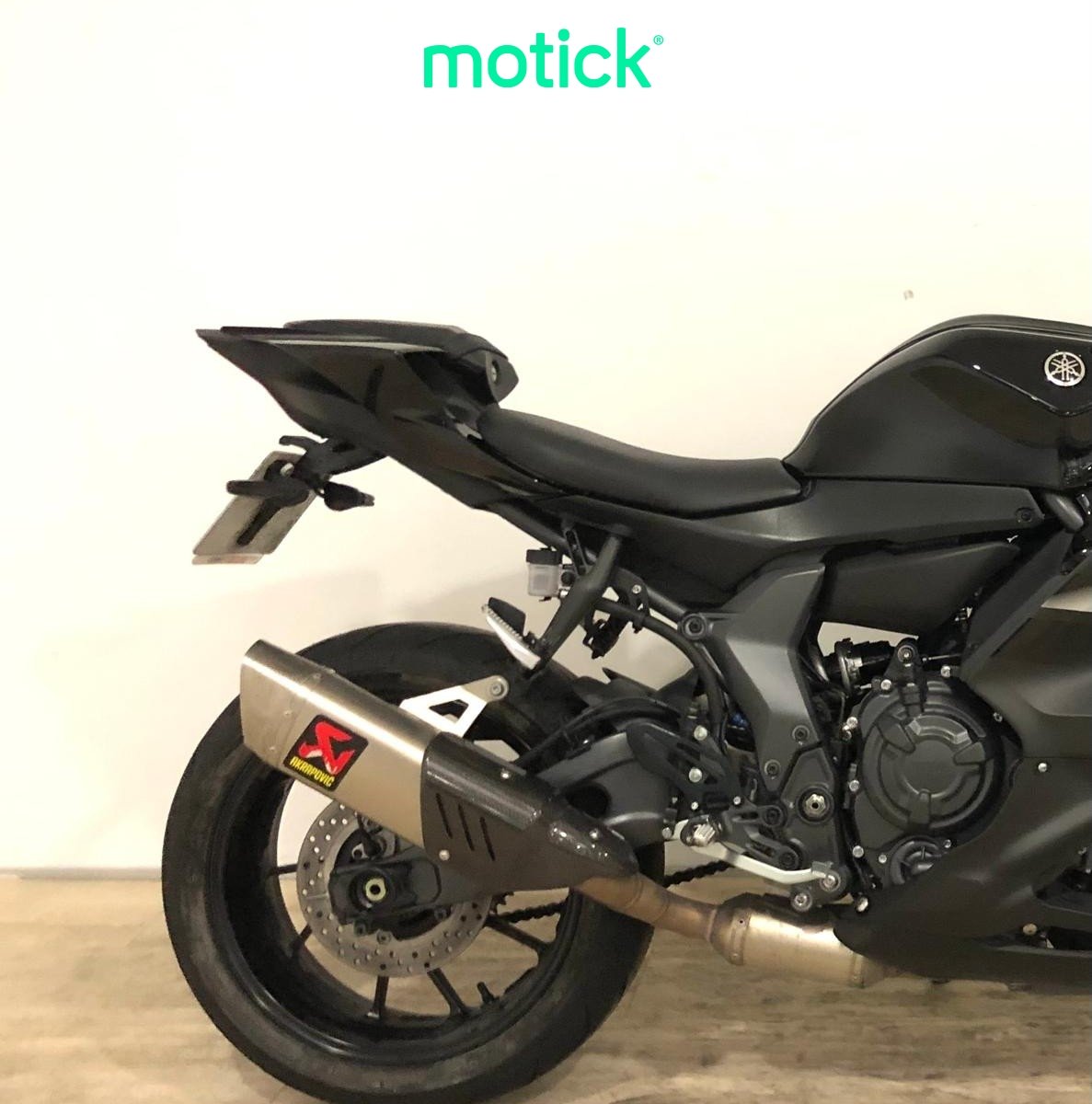 YAMAHA R7