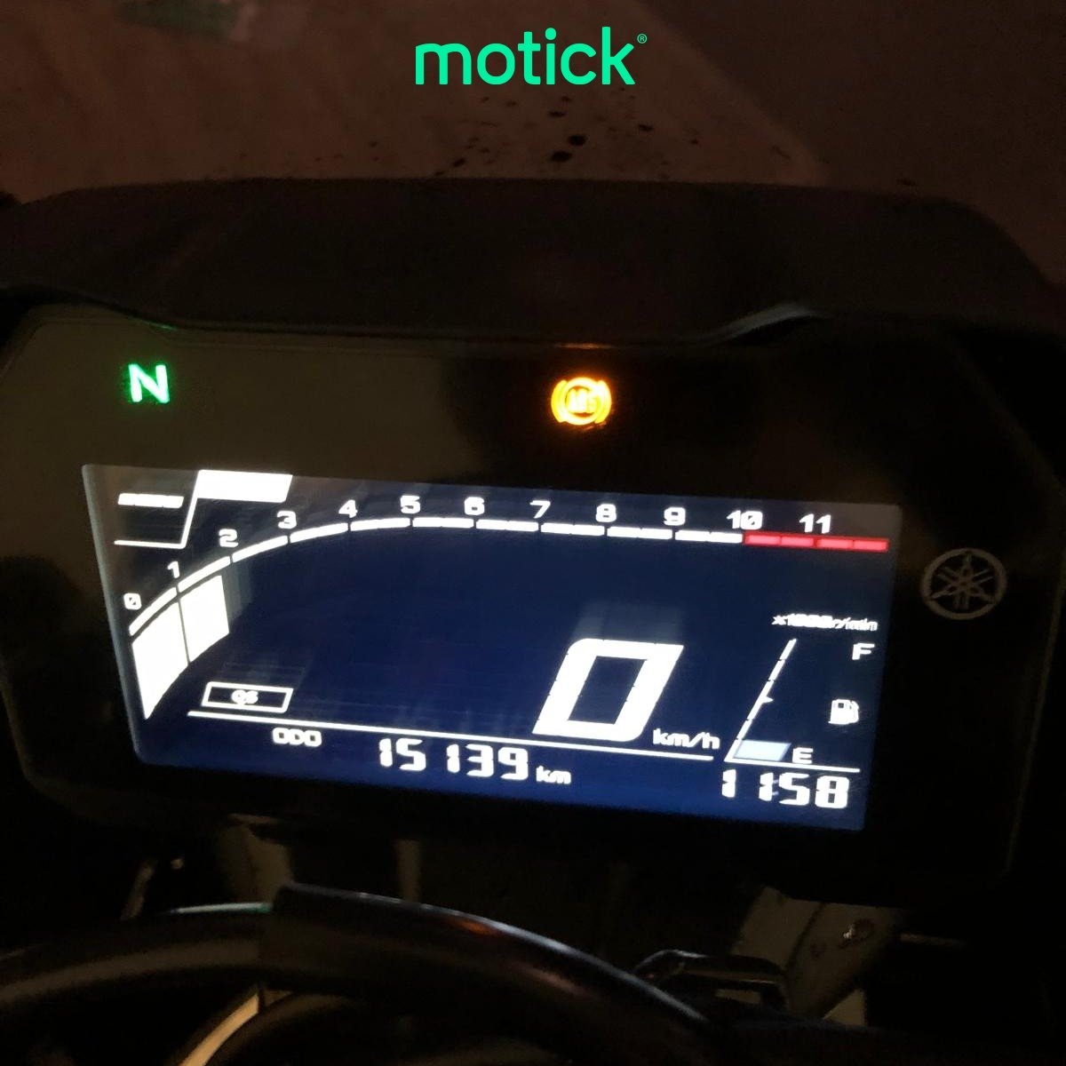 YAMAHA R7