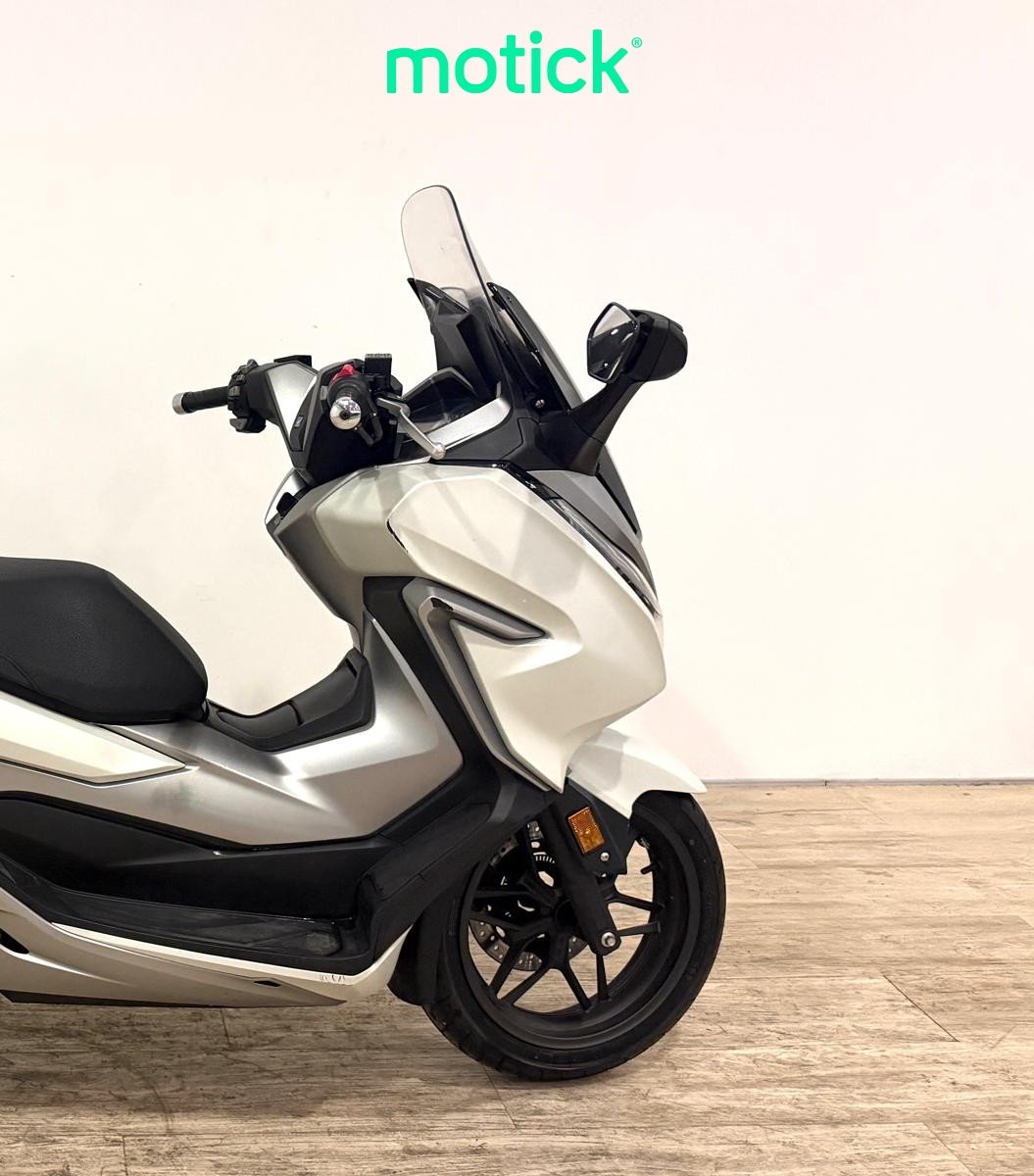 HONDA FORZA 300