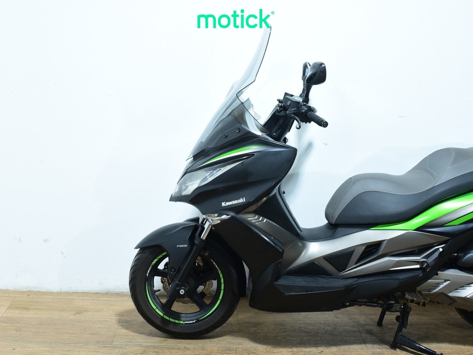 KAWASAKI J300