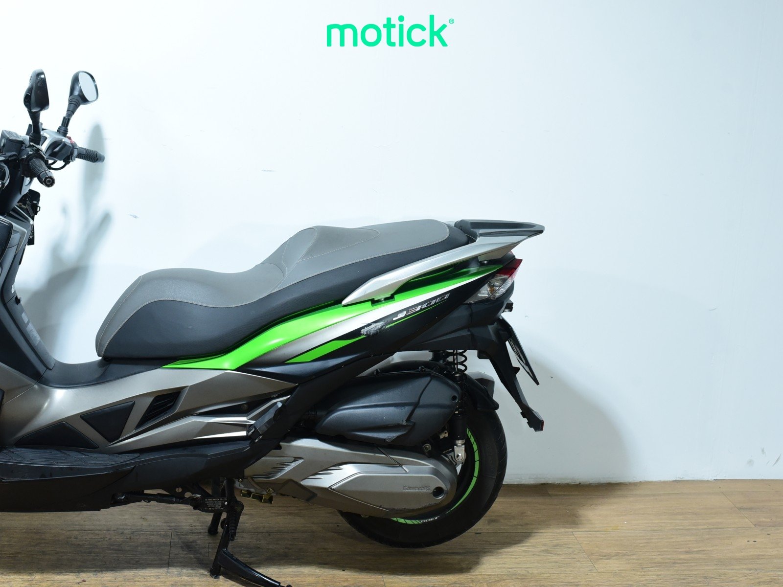 KAWASAKI J300