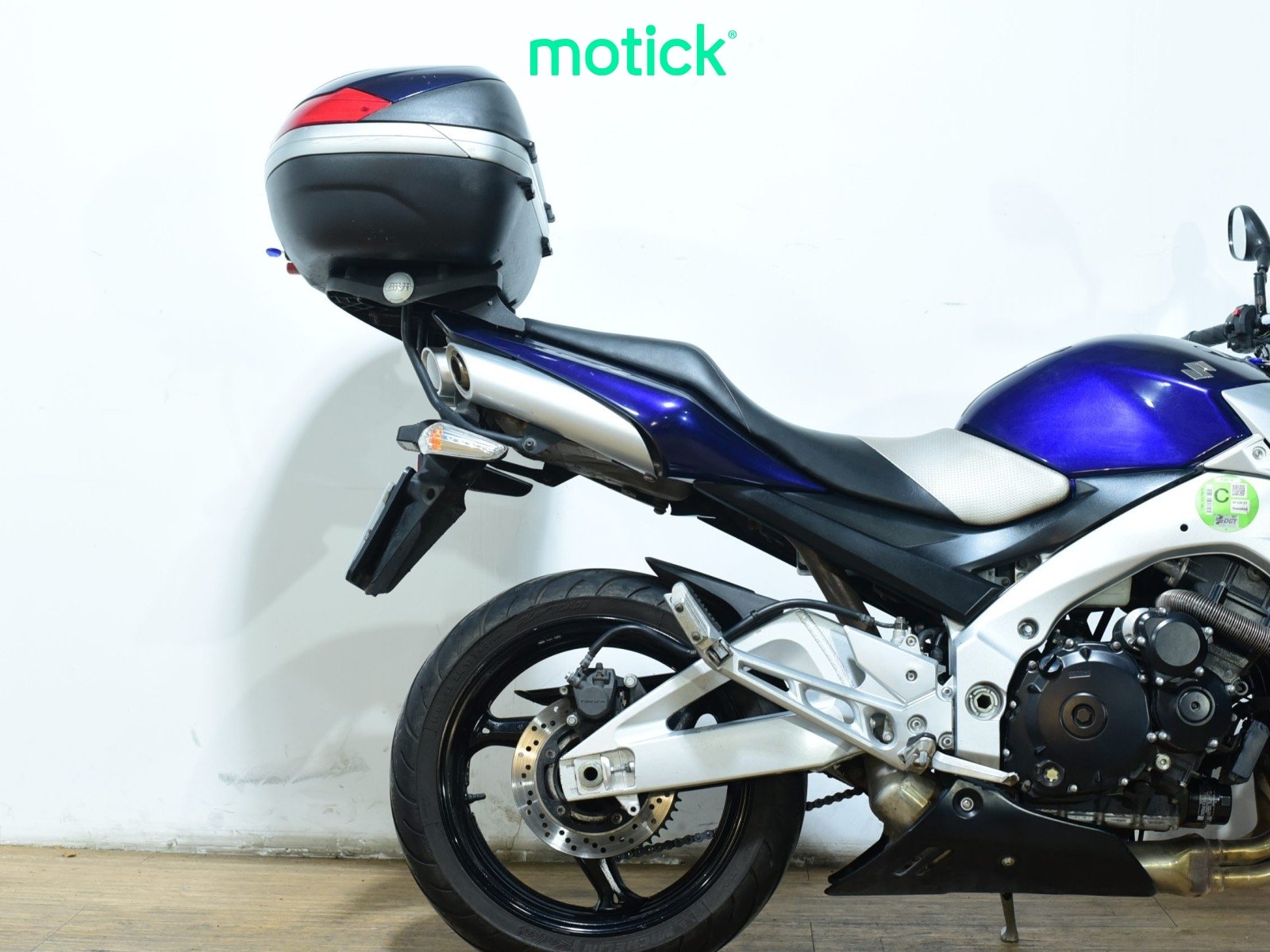 SUZUKI GSR 600