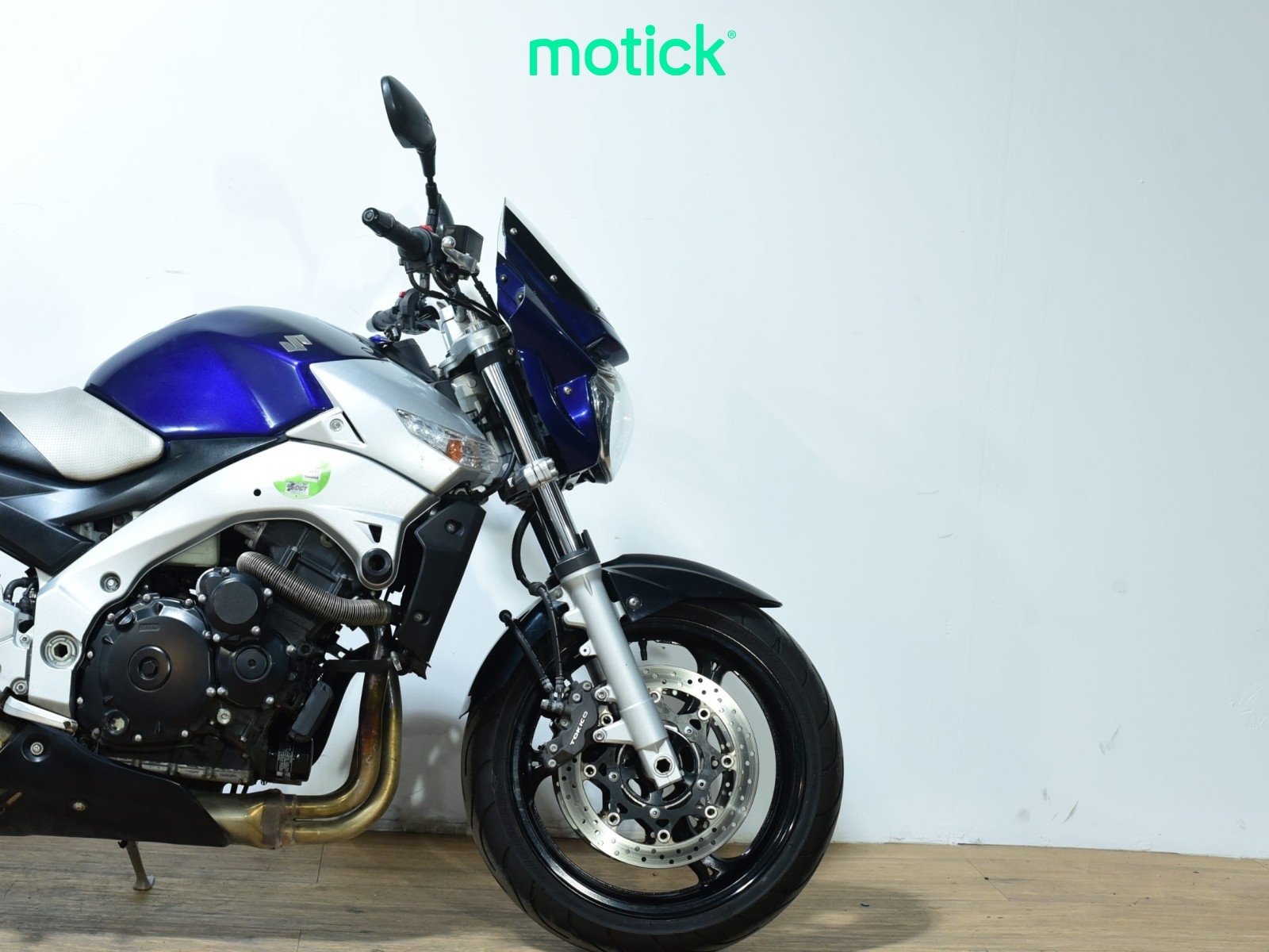 SUZUKI GSR 600