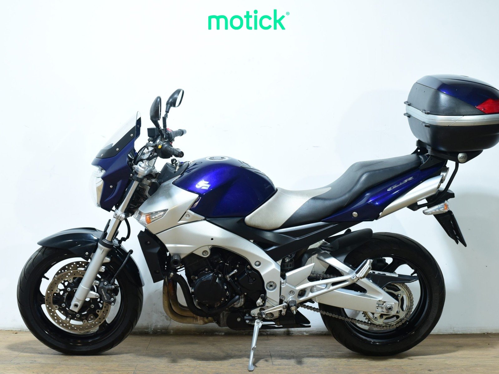 SUZUKI GSR 600