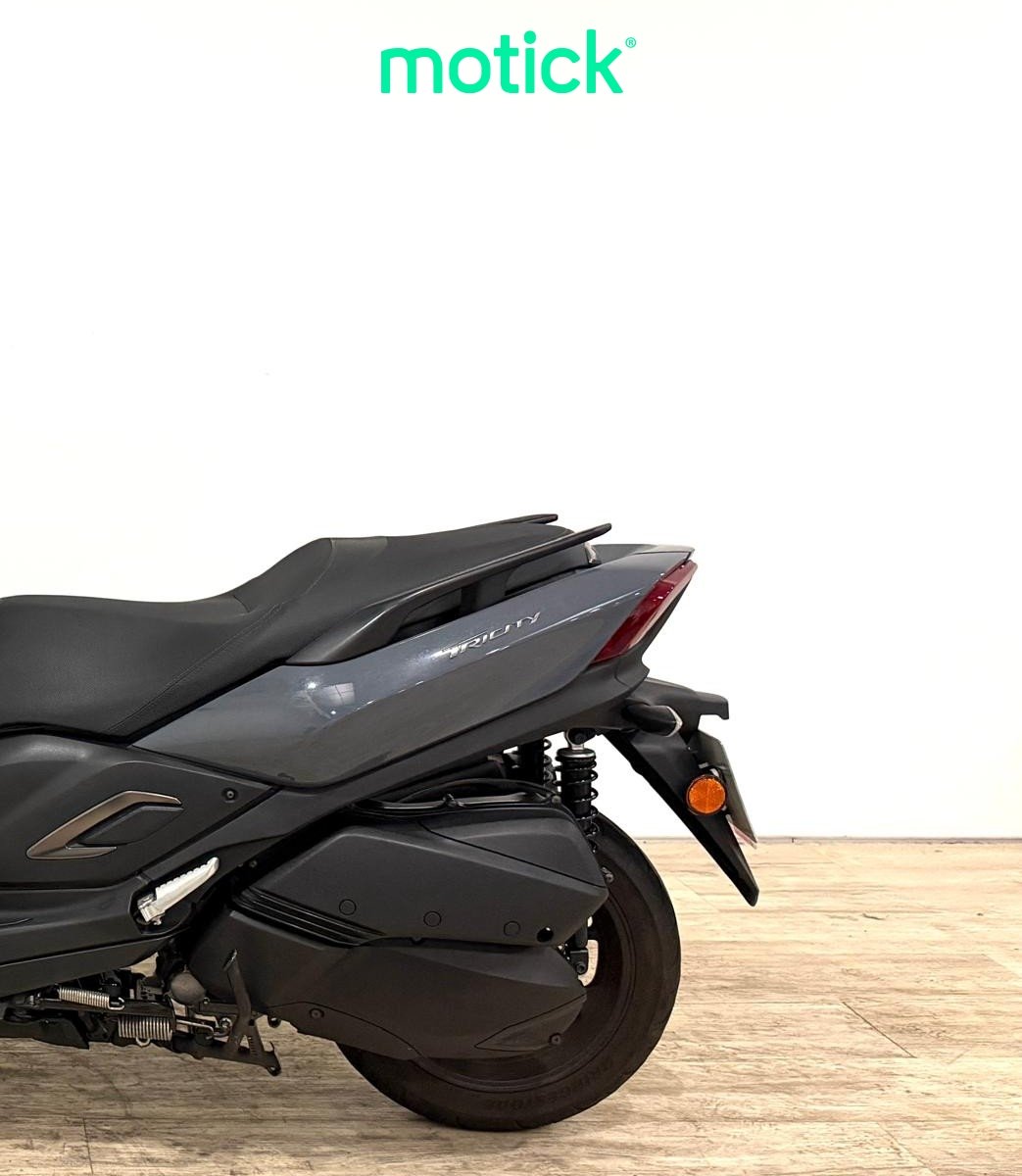 YAMAHA TRICITY 300