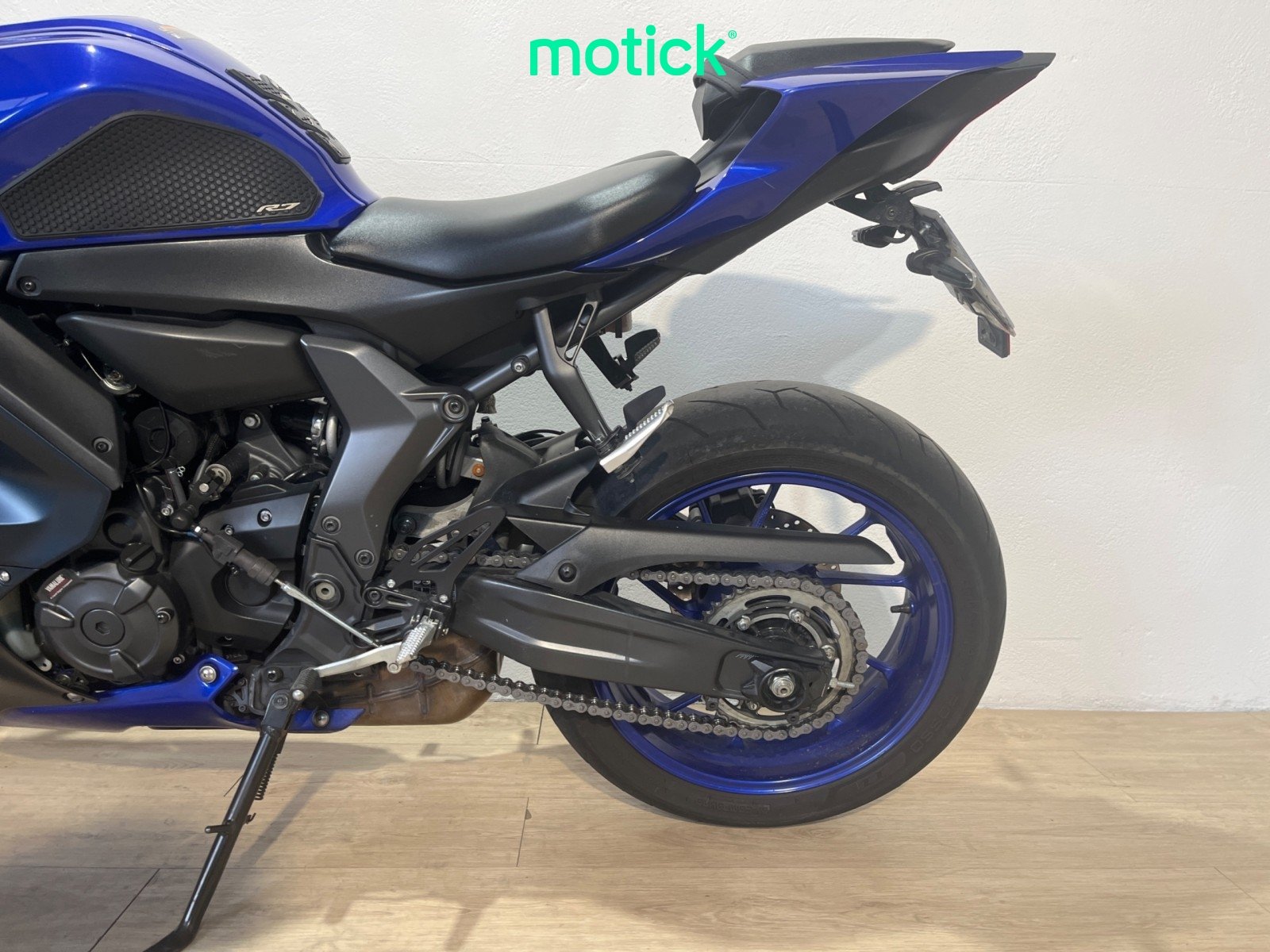 YAMAHA R7 (A2)