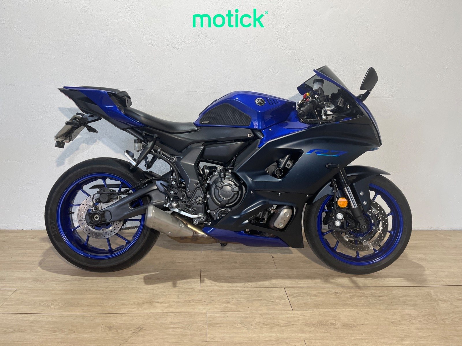 YAMAHA R7 (A2)