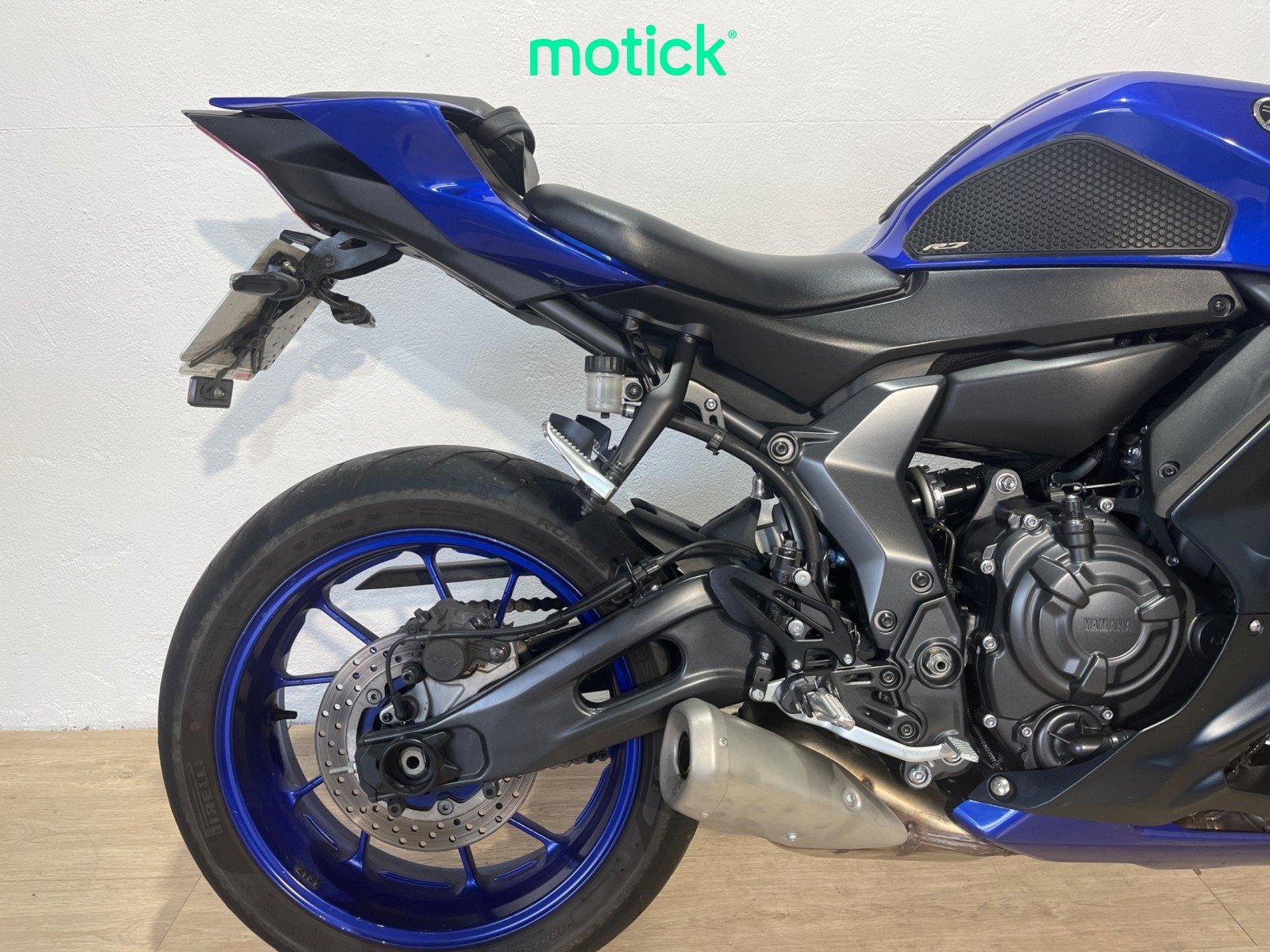 YAMAHA R7 (A2)