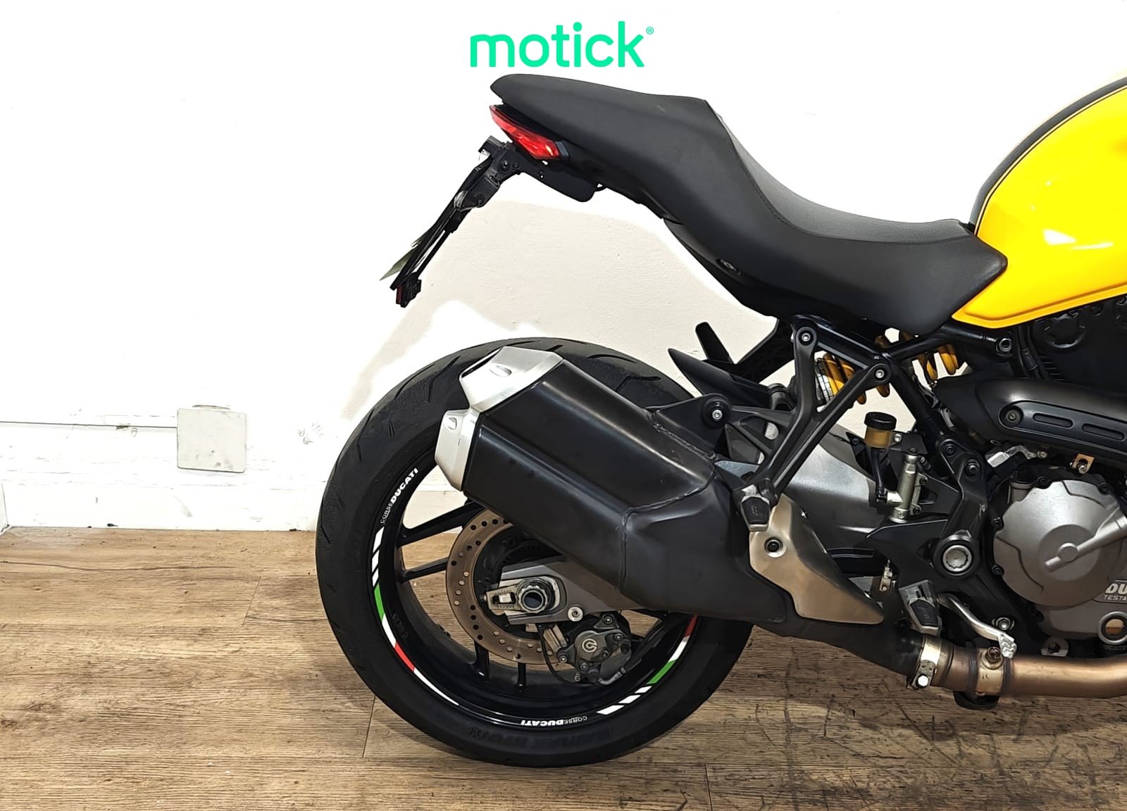 DUCATI MONSTER 821