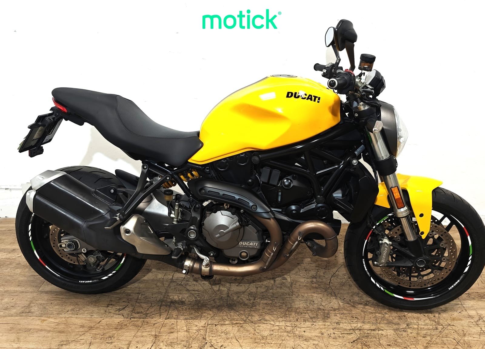 DUCATI MONSTER 821