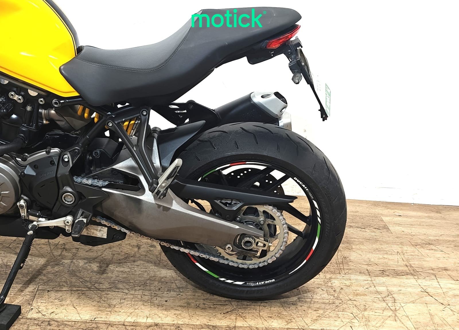 DUCATI MONSTER 821