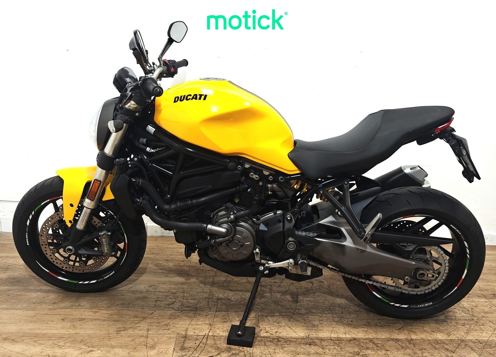 DUCATI MONSTER 821