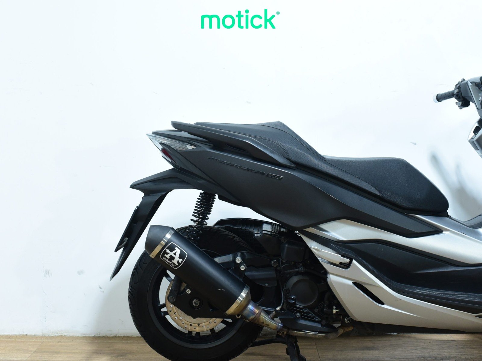 HONDA FORZA 300 (ESCAPE ARROW HOMOLOGADO)