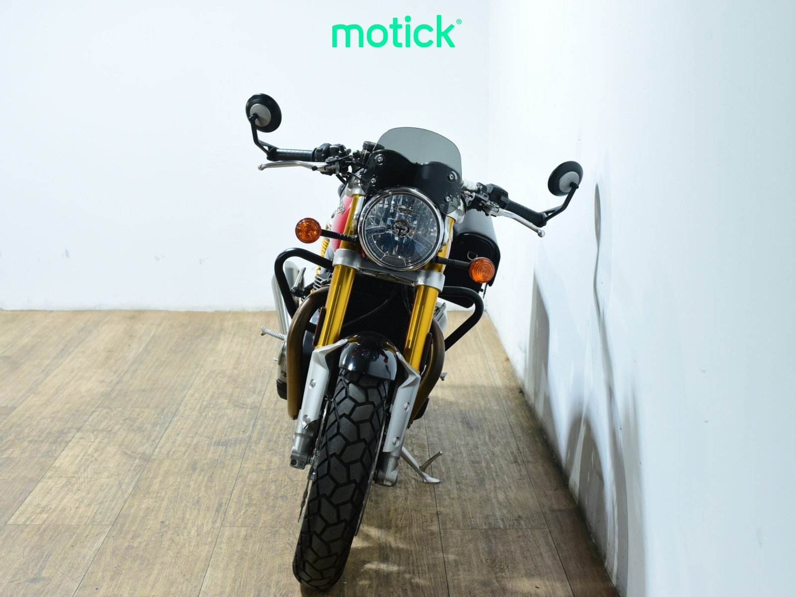 TRIUMPH THRUXTON 1200 R