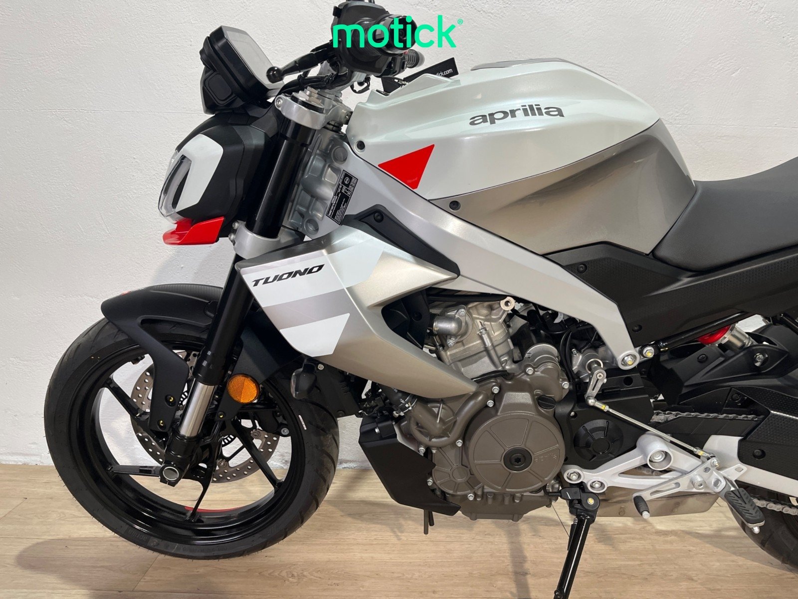 APRILIA TUONO 457