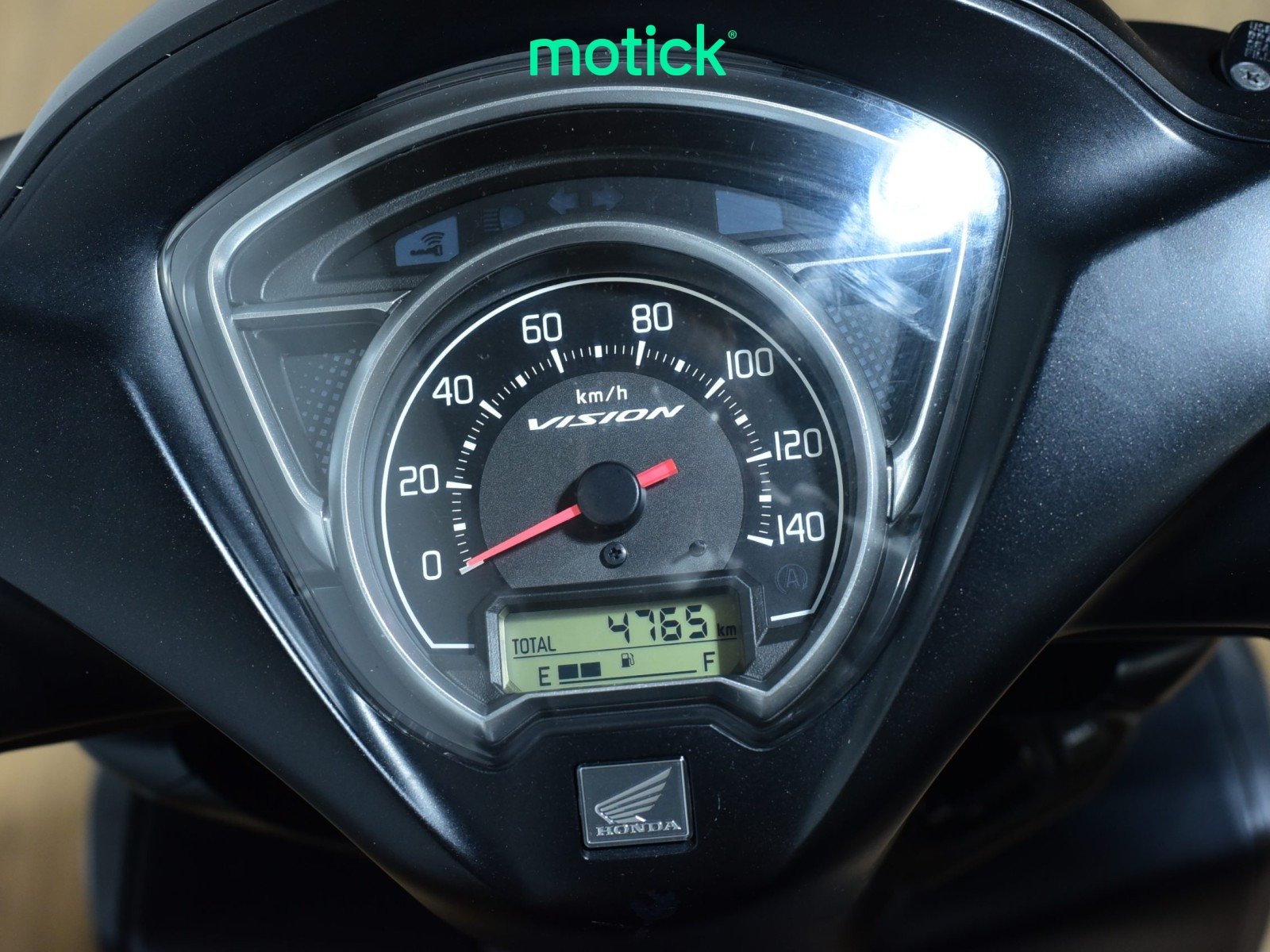 HONDA VISION 110 (TOP CASE)