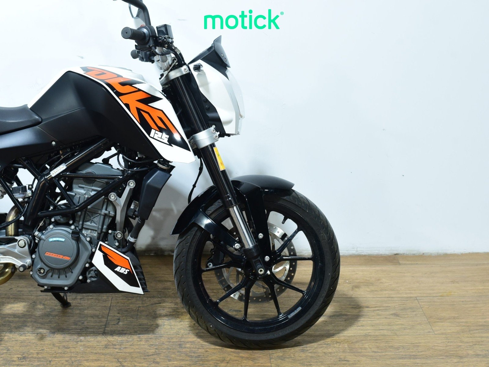 KTM DUKE 125 (ESCAPE HOMOLOGADO)