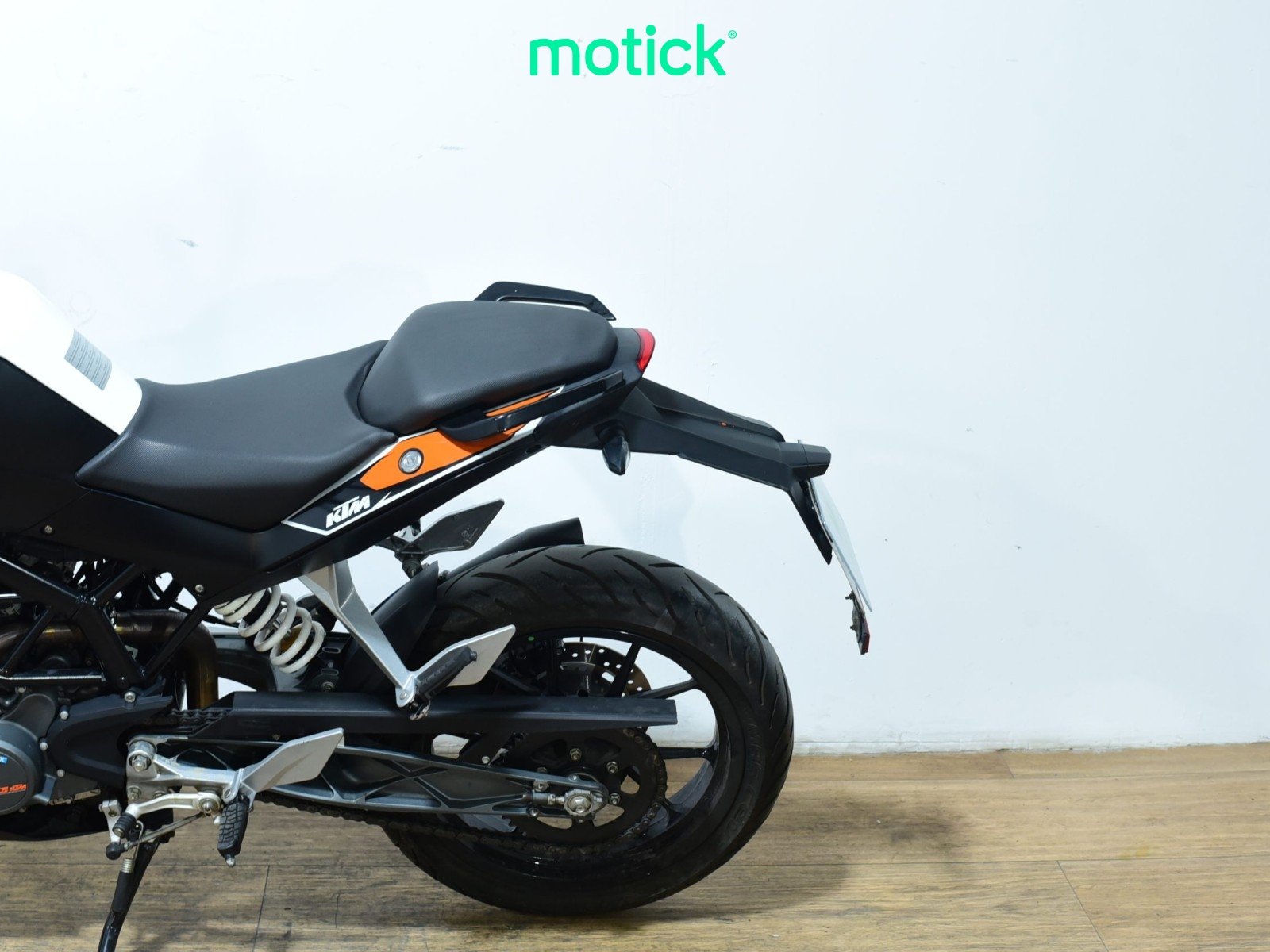 KTM DUKE 125 (ESCAPE HOMOLOGADO)