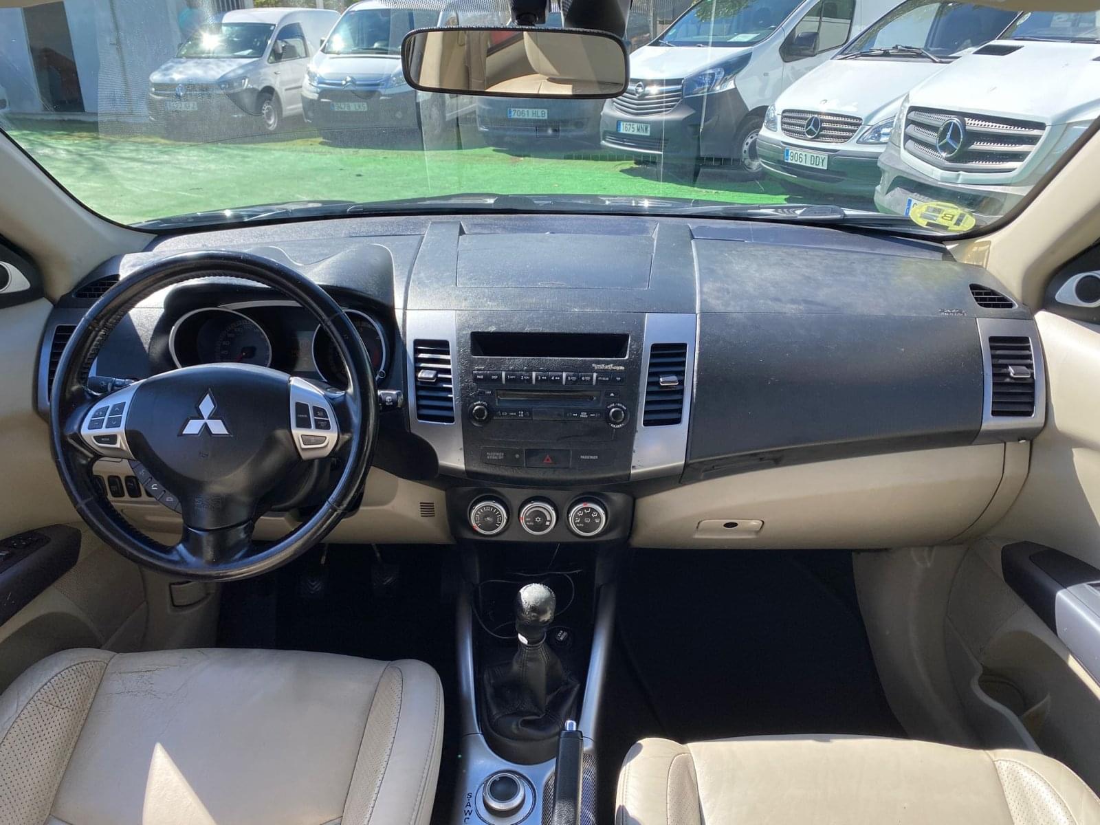 MITSUBISHI OUTLANDER 2.0 DI-D KAITEKI 11 