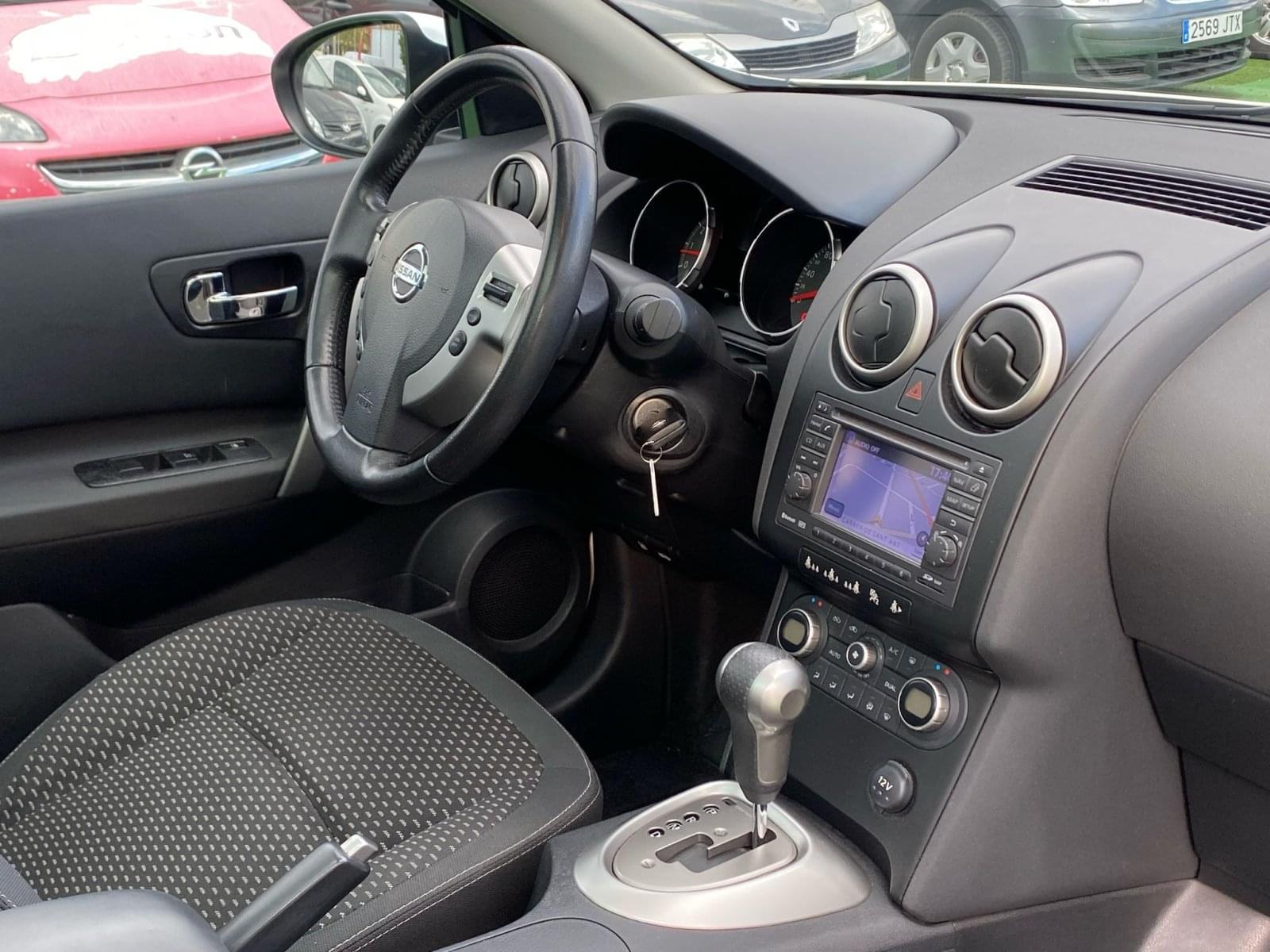 NISSAN QASHQAI 2.0 140CV 17 