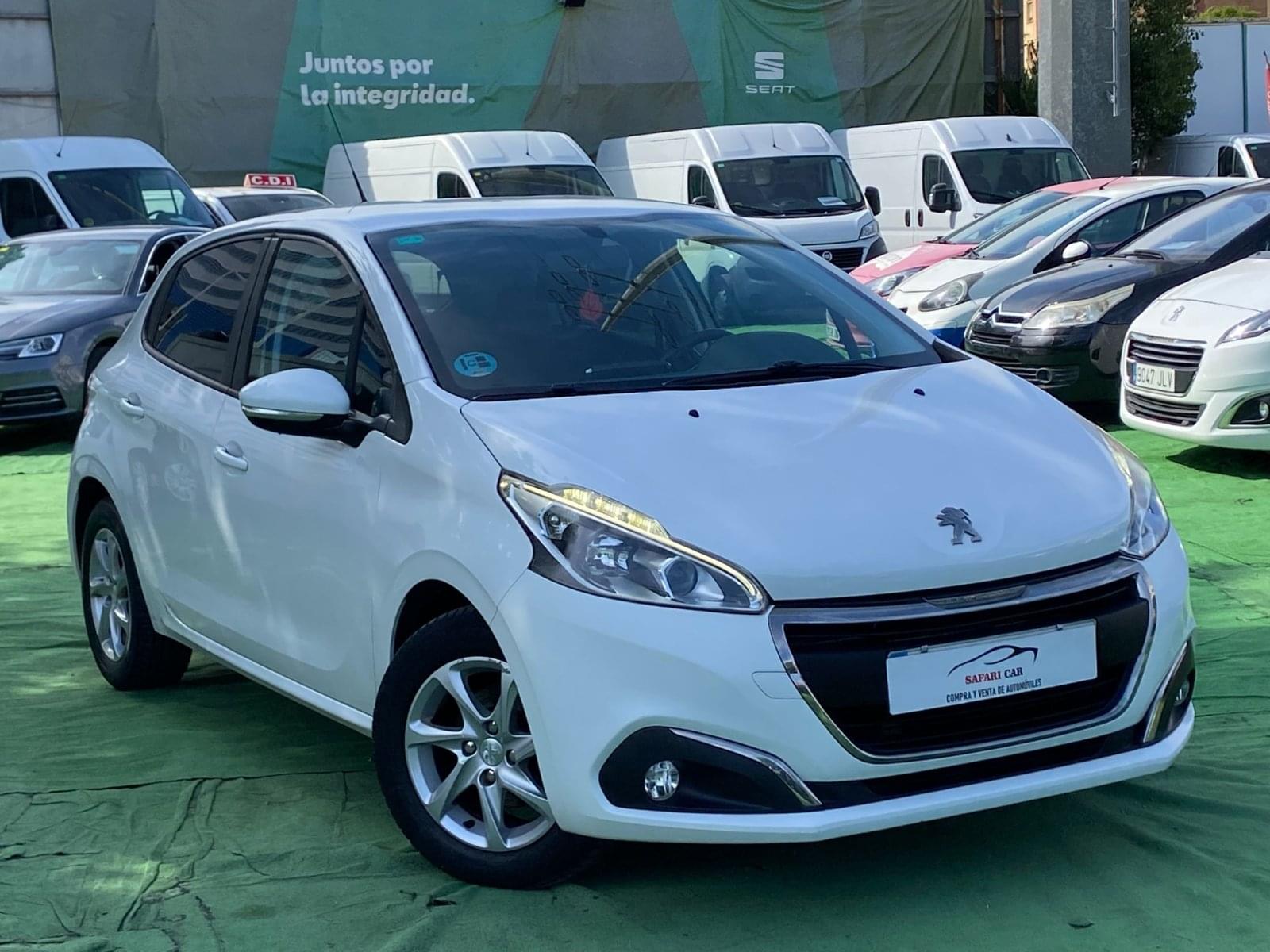 PEUGEOT 208 1.2 82CV 3 
