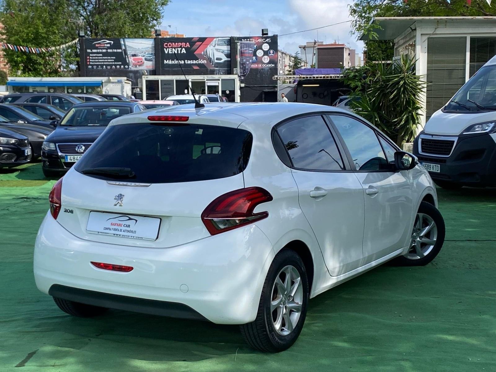 PEUGEOT 208 1.2 82CV 17 