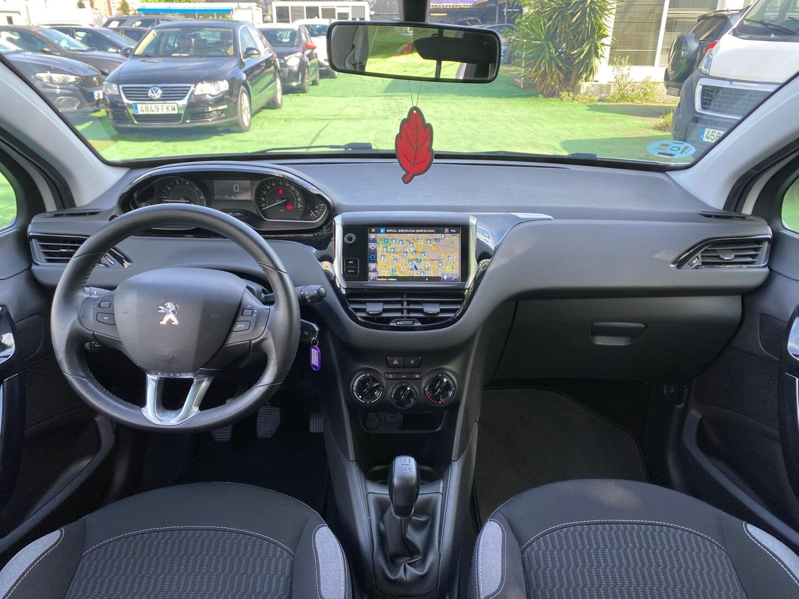 PEUGEOT 208 1.2 82CV 11 