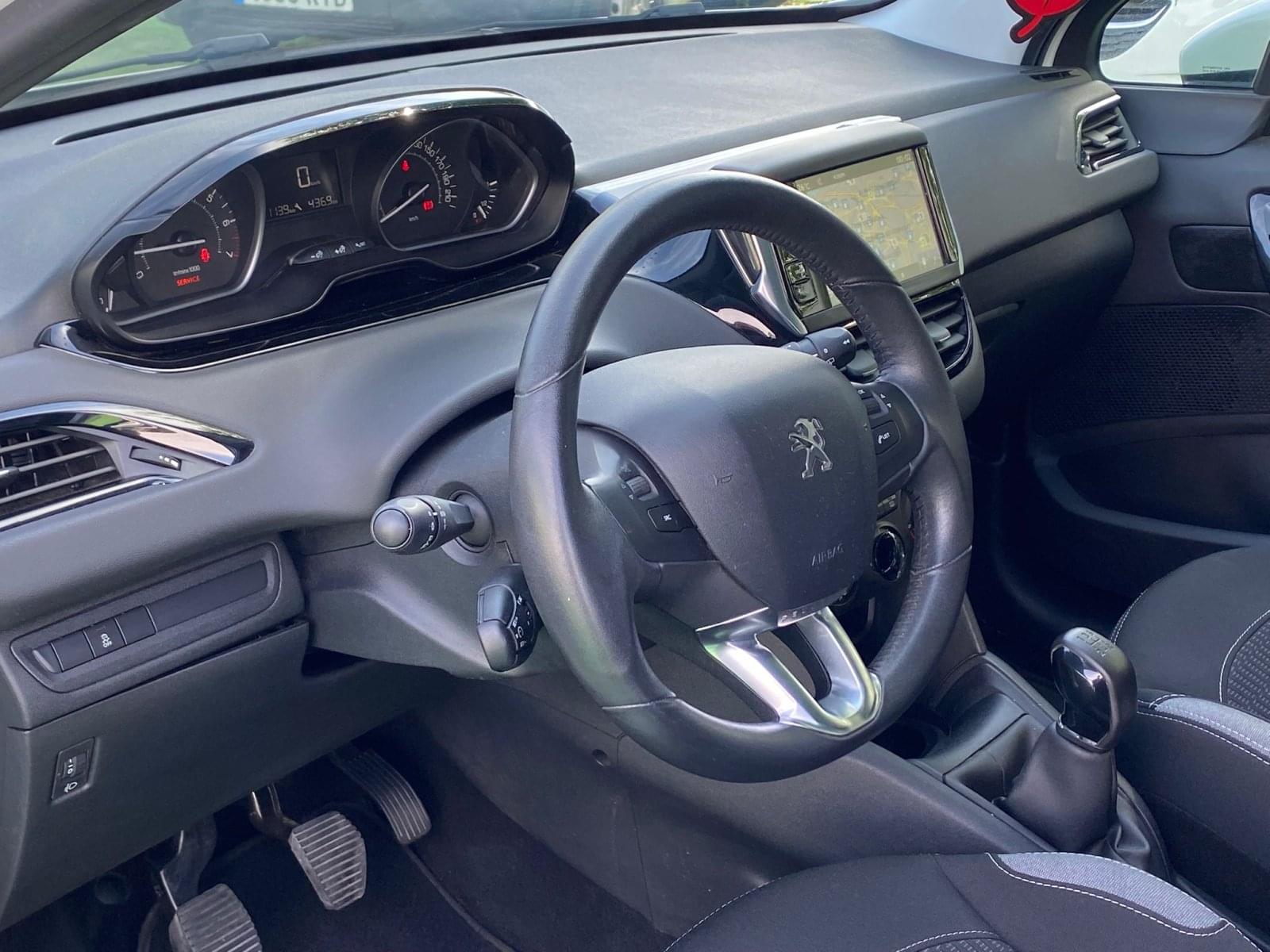 PEUGEOT 208 1.2 82CV 8 