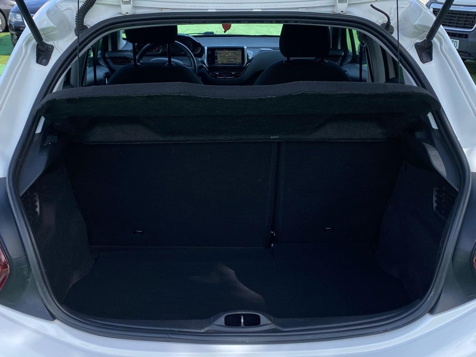 PEUGEOT 208 1.2 82CV 19 