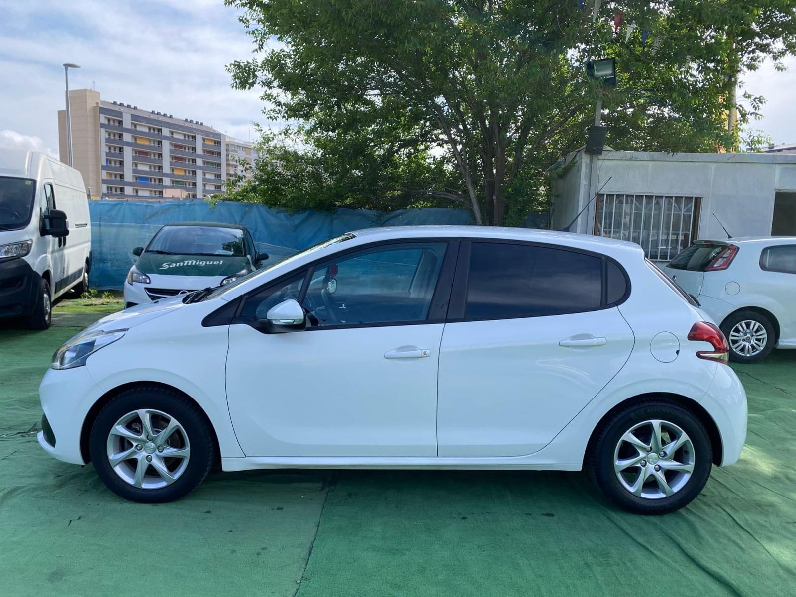 PEUGEOT 208 1.2 82CV 6 