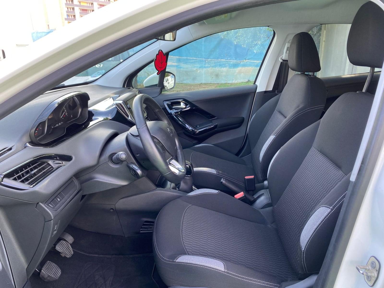 PEUGEOT 208 1.2 82CV 7 